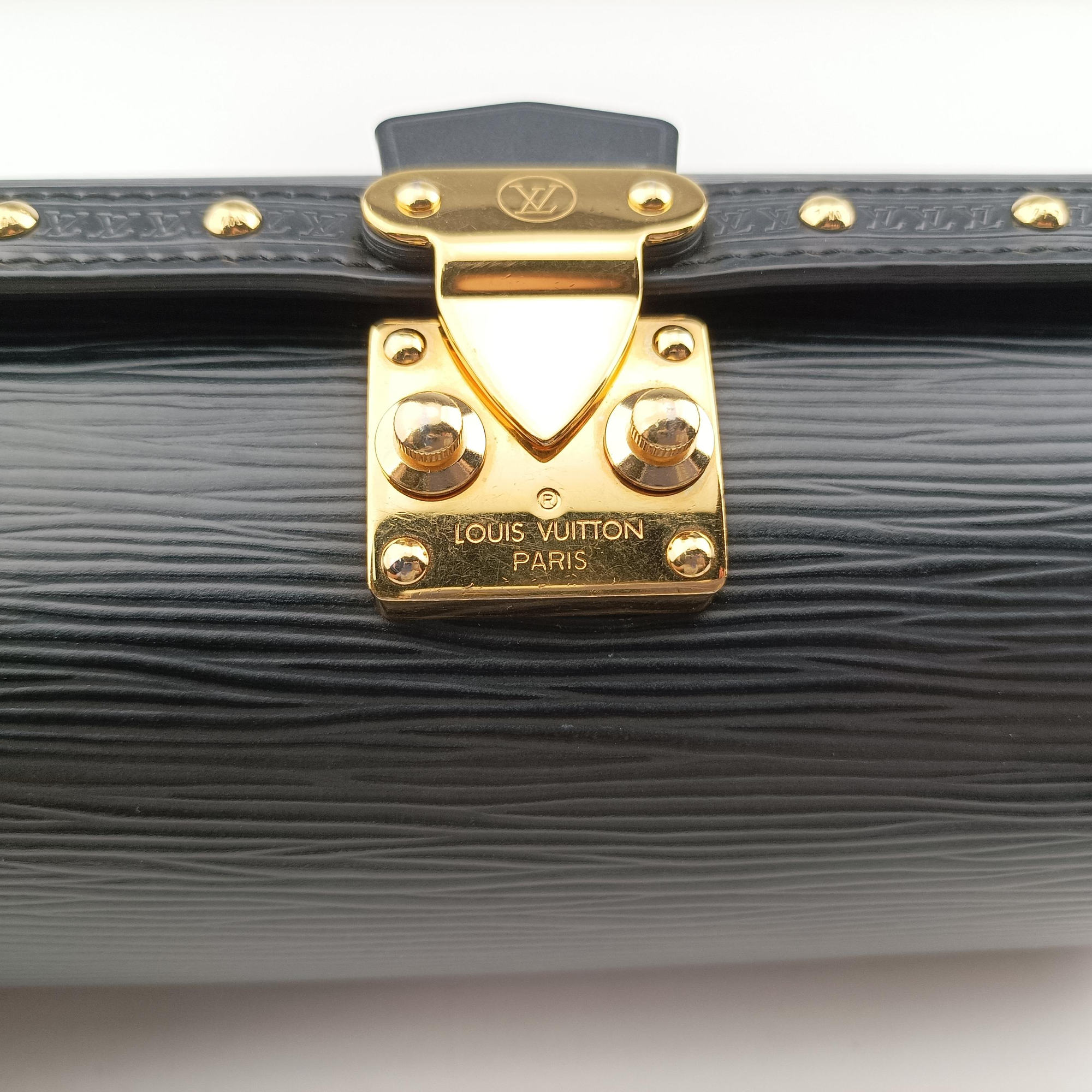 Vintage Louis Vuitton Papillon Trunk Noir Epi M58655 shoulderbag | stylenewstar