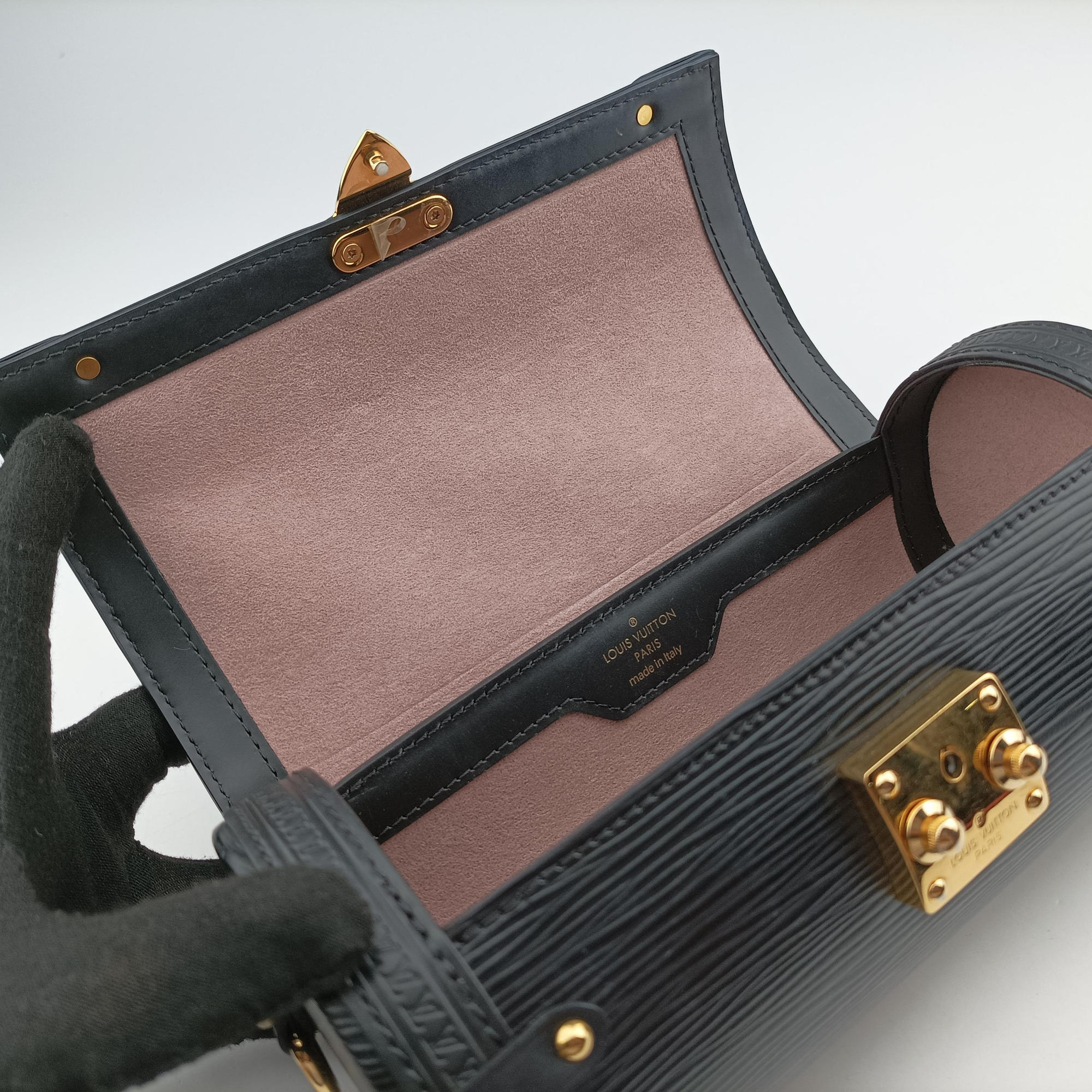 Vintage Louis Vuitton Papillon Trunk Noir Epi M58655 shoulderbag | stylenewstar