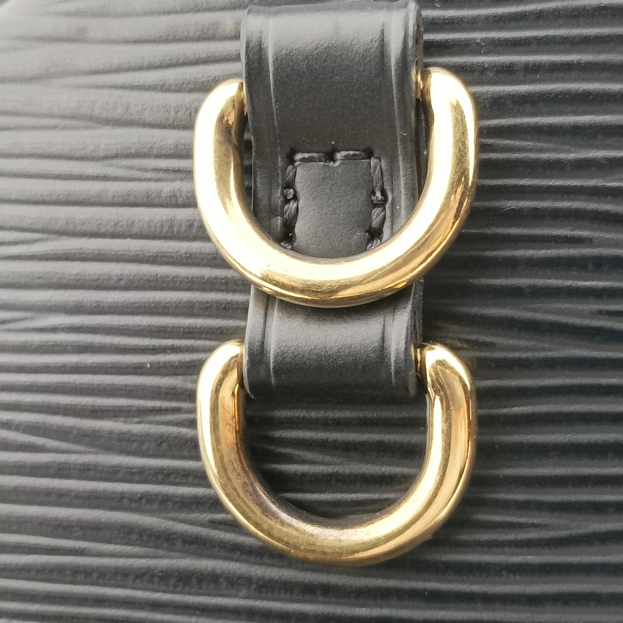 Vintage Louis Vuitton Papillon Trunk Noir Epi M58655 shoulderbag | stylenewstar