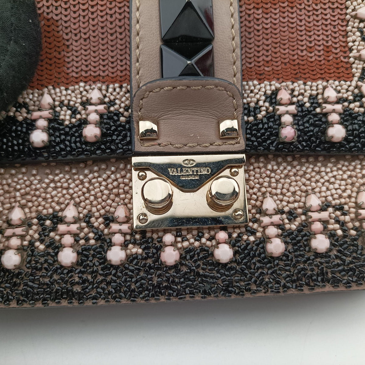 Pre-owned Valentino Glam Lock Multicolor Bead & Sequins Embroidery × Calf Leather  shoulderbag | stylenewstar
