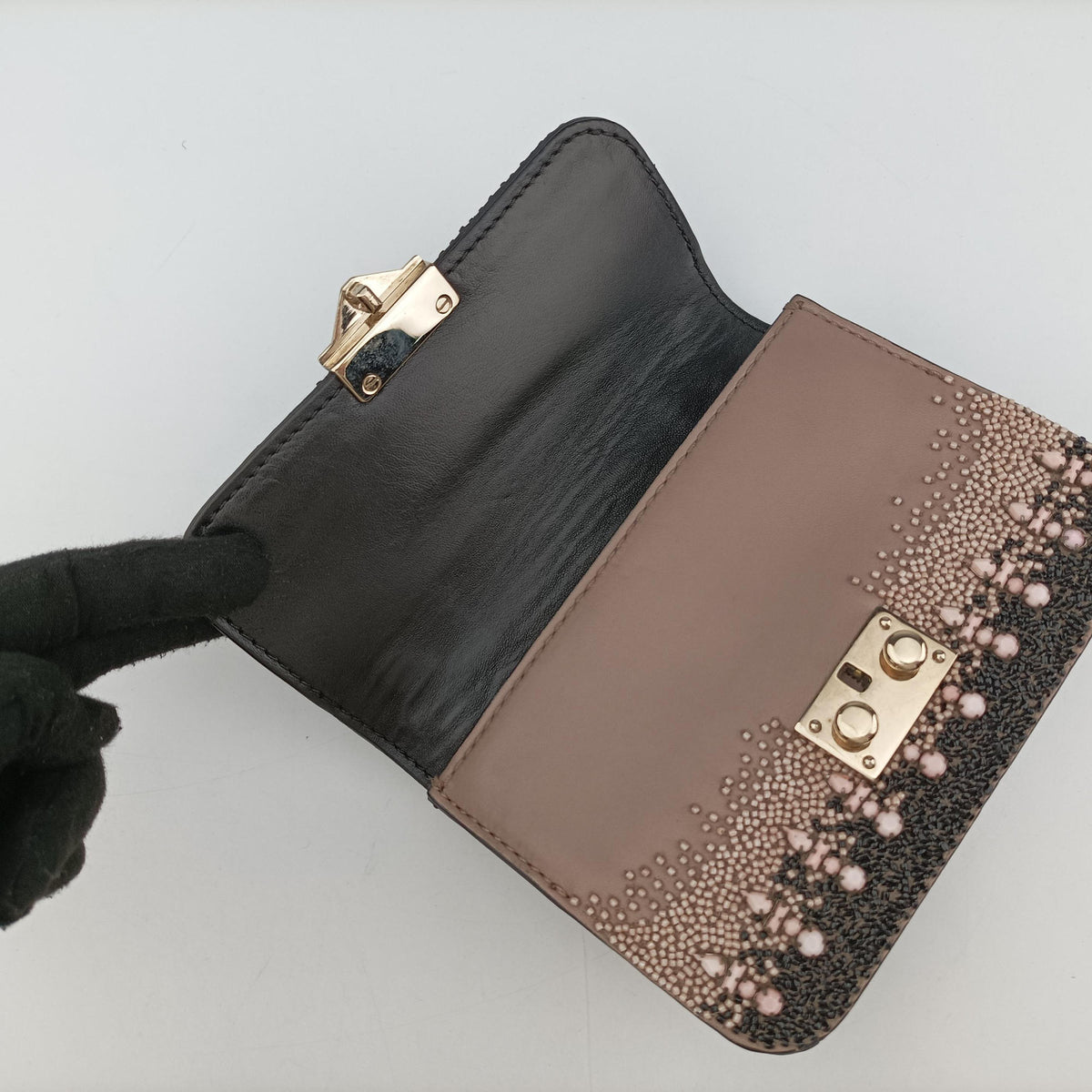 Pre-owned Valentino Glam Lock Multicolor Bead & Sequins Embroidery × Calf Leather  shoulderbag | stylenewstar