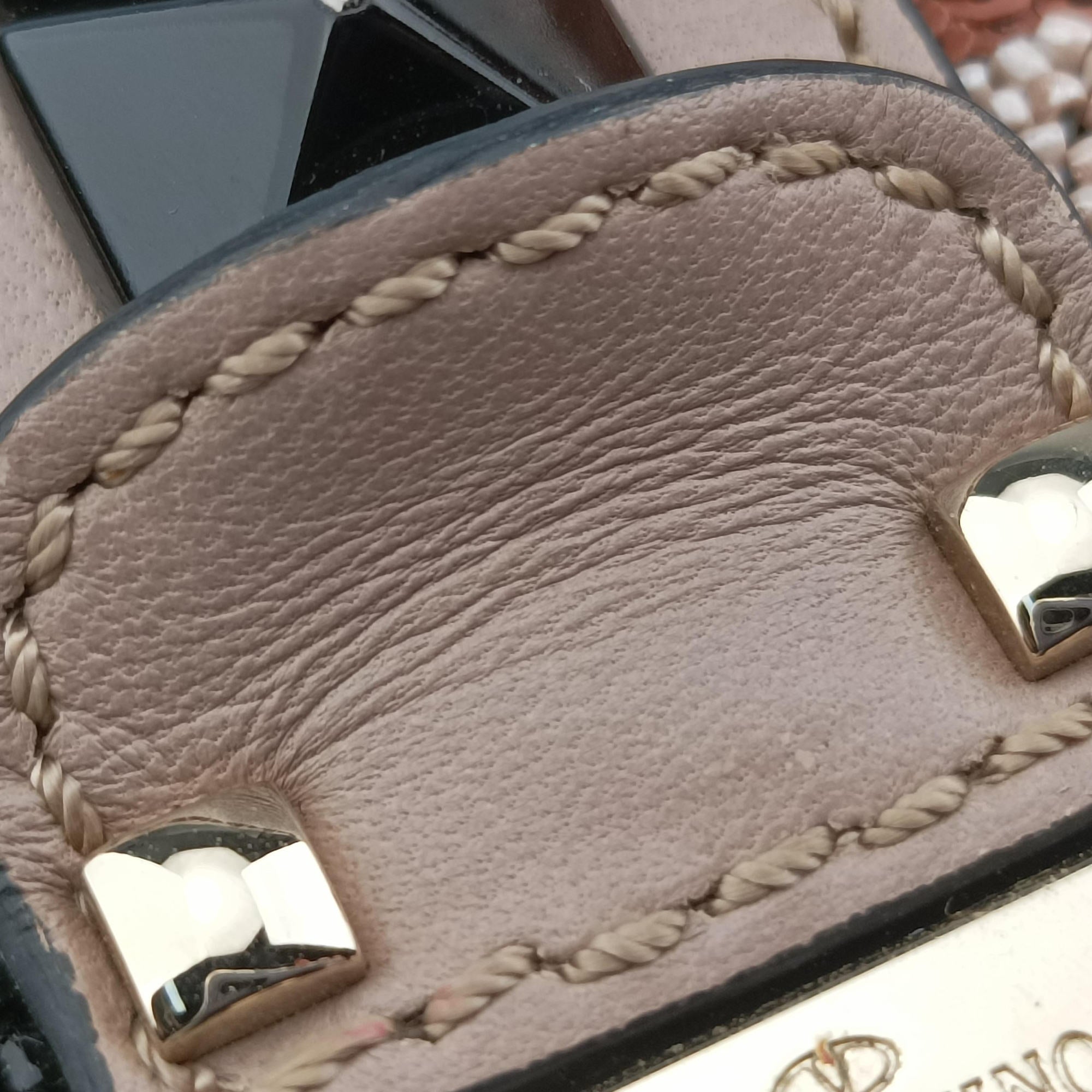 Pre-owned Valentino Glam Lock Multicolor Bead & Sequins Embroidery × Calf Leather  shoulderbag | stylenewstar