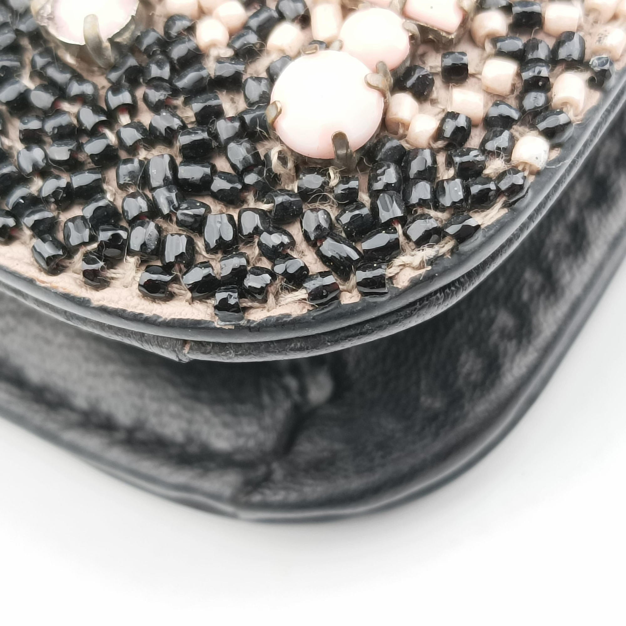 Pre-owned Valentino Glam Lock Multicolor Bead & Sequins Embroidery × Calf Leather  shoulderbag | stylenewstar
