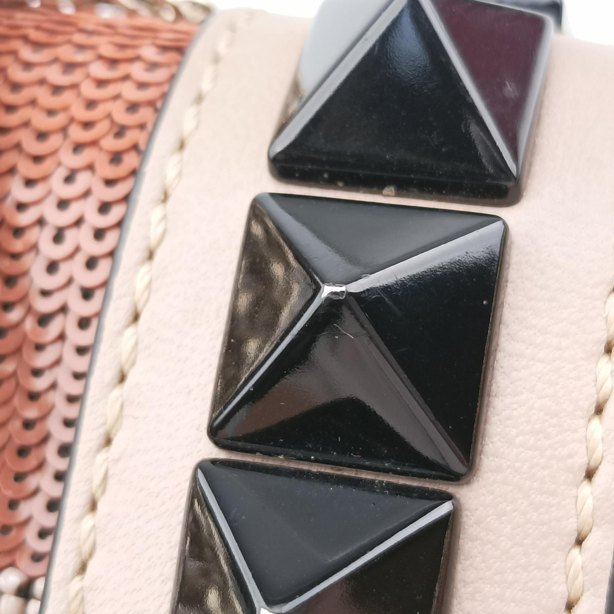 Pre-owned Valentino Glam Lock Multicolor Bead & Sequins Embroidery × Calf Leather  shoulderbag | stylenewstar