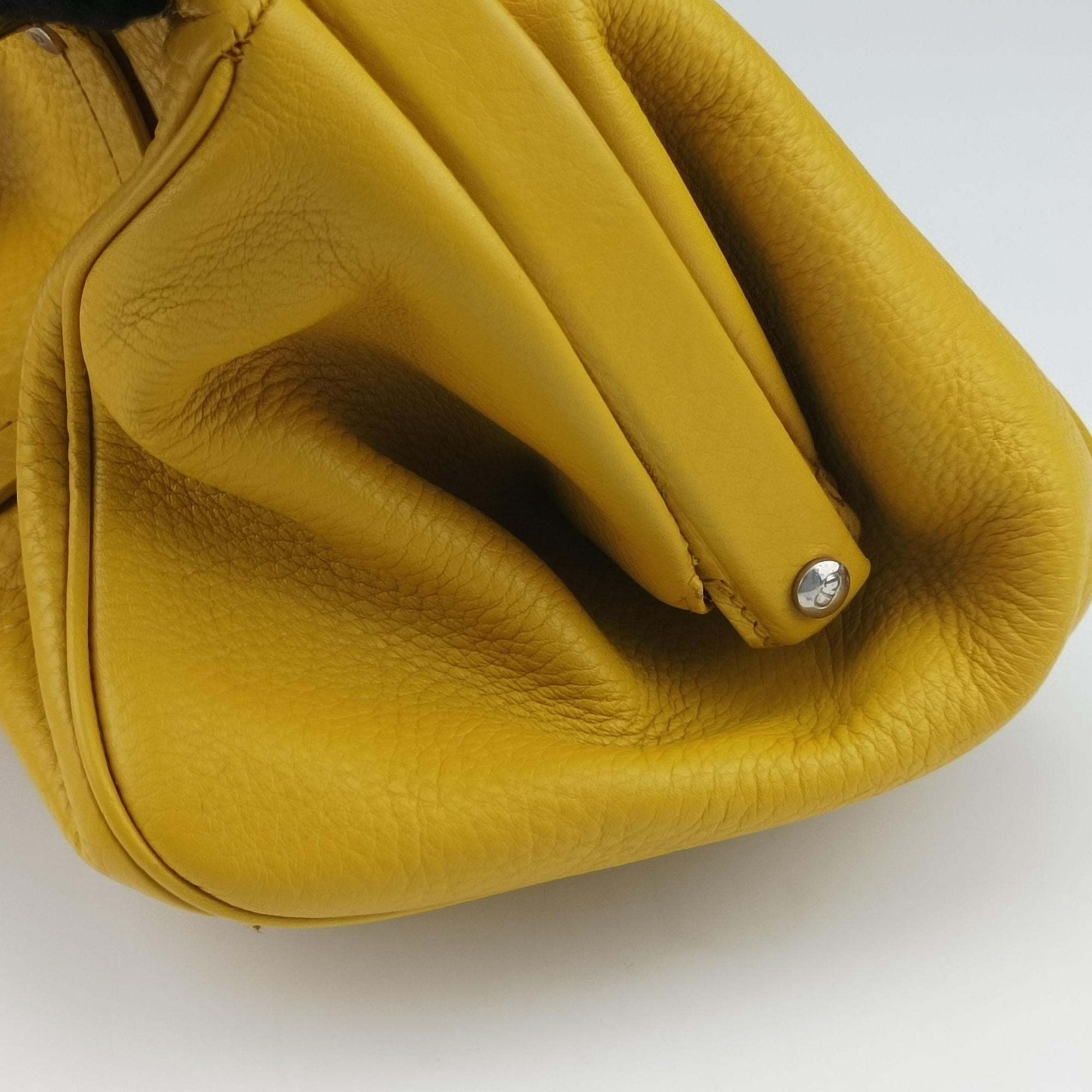 Pre-owned Christian Dior Detective Yellow Leather  handbag | stylenewstar