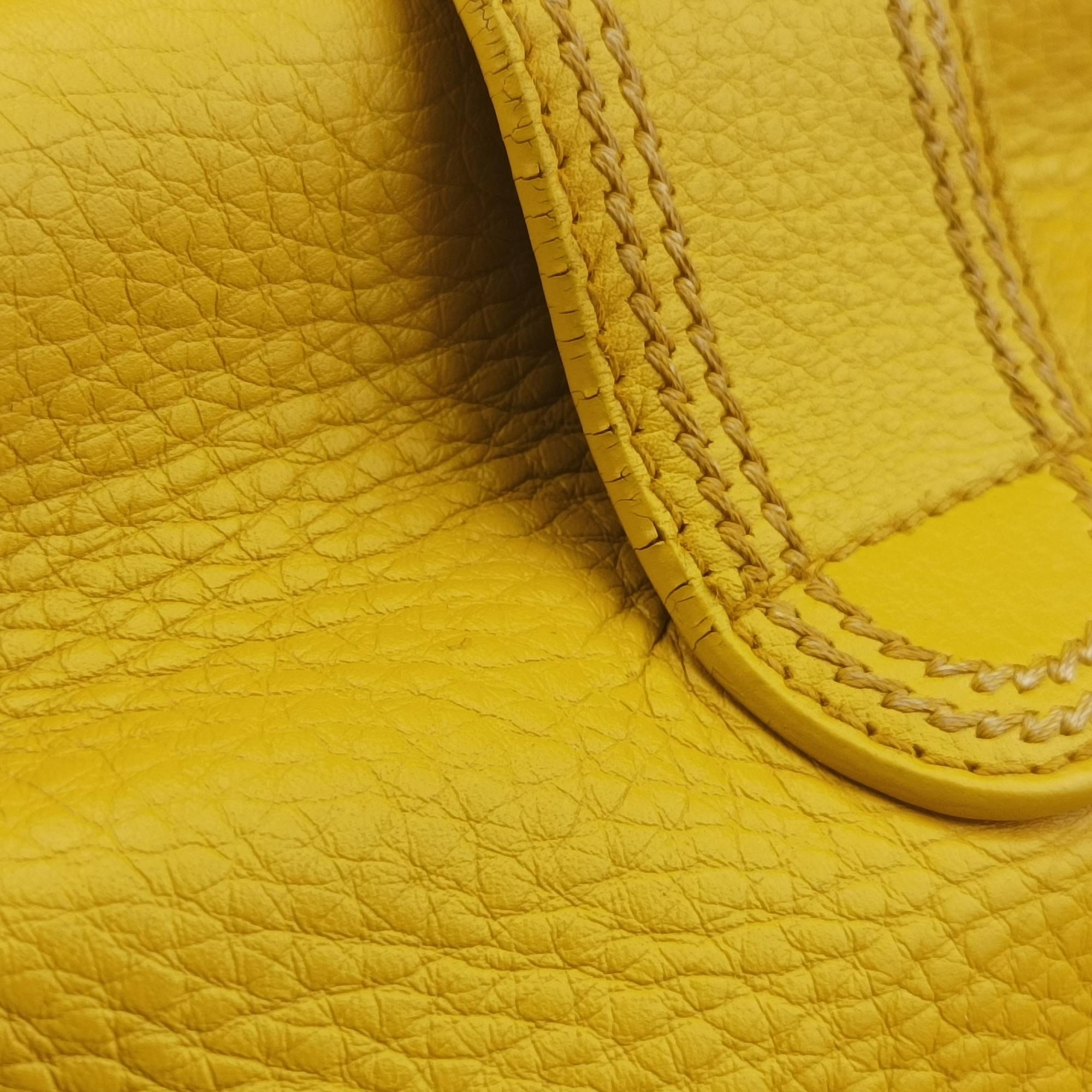 Pre-owned Christian Dior Detective Yellow Leather  handbag | stylenewstar