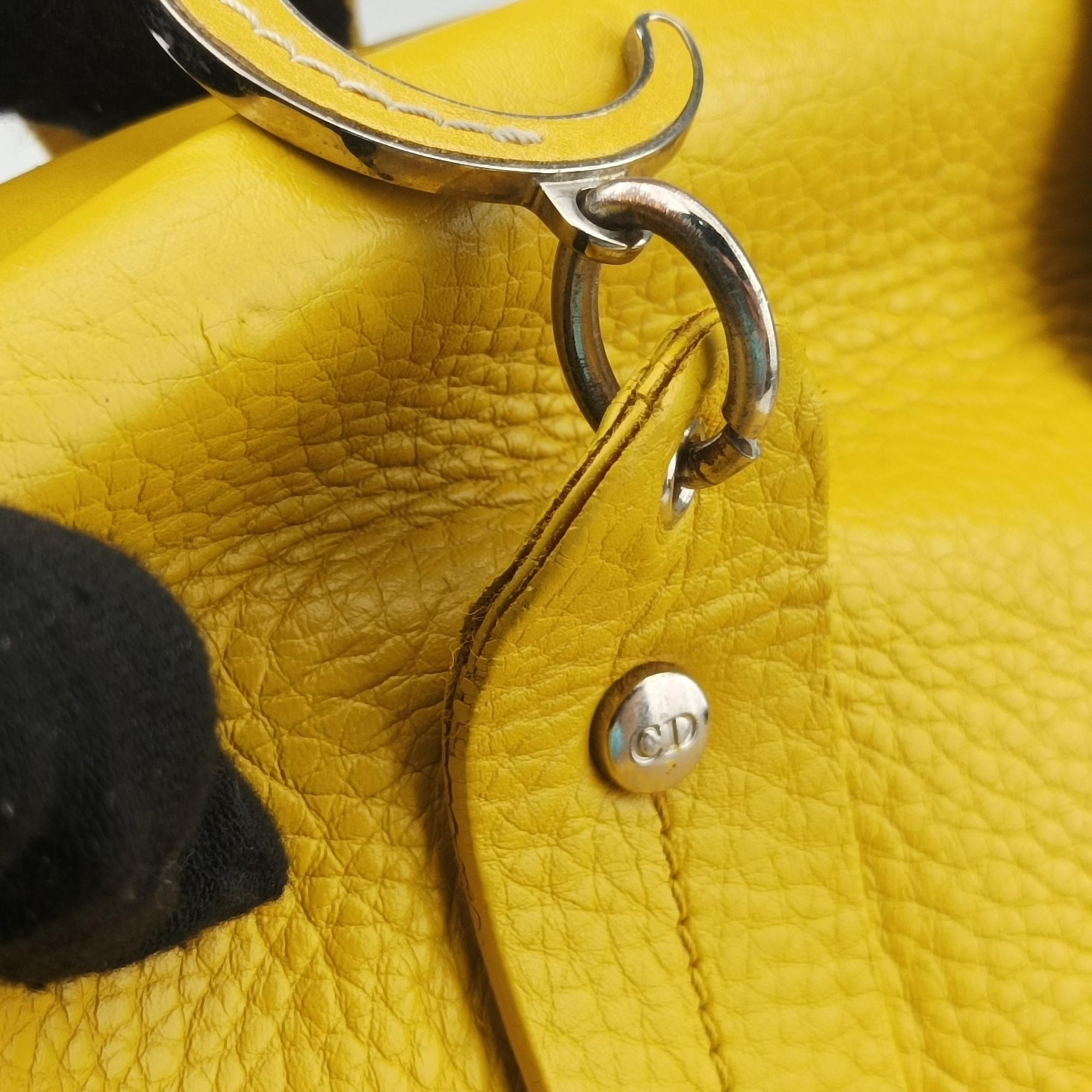 Pre-owned Christian Dior Detective Yellow Leather  handbag | stylenewstar