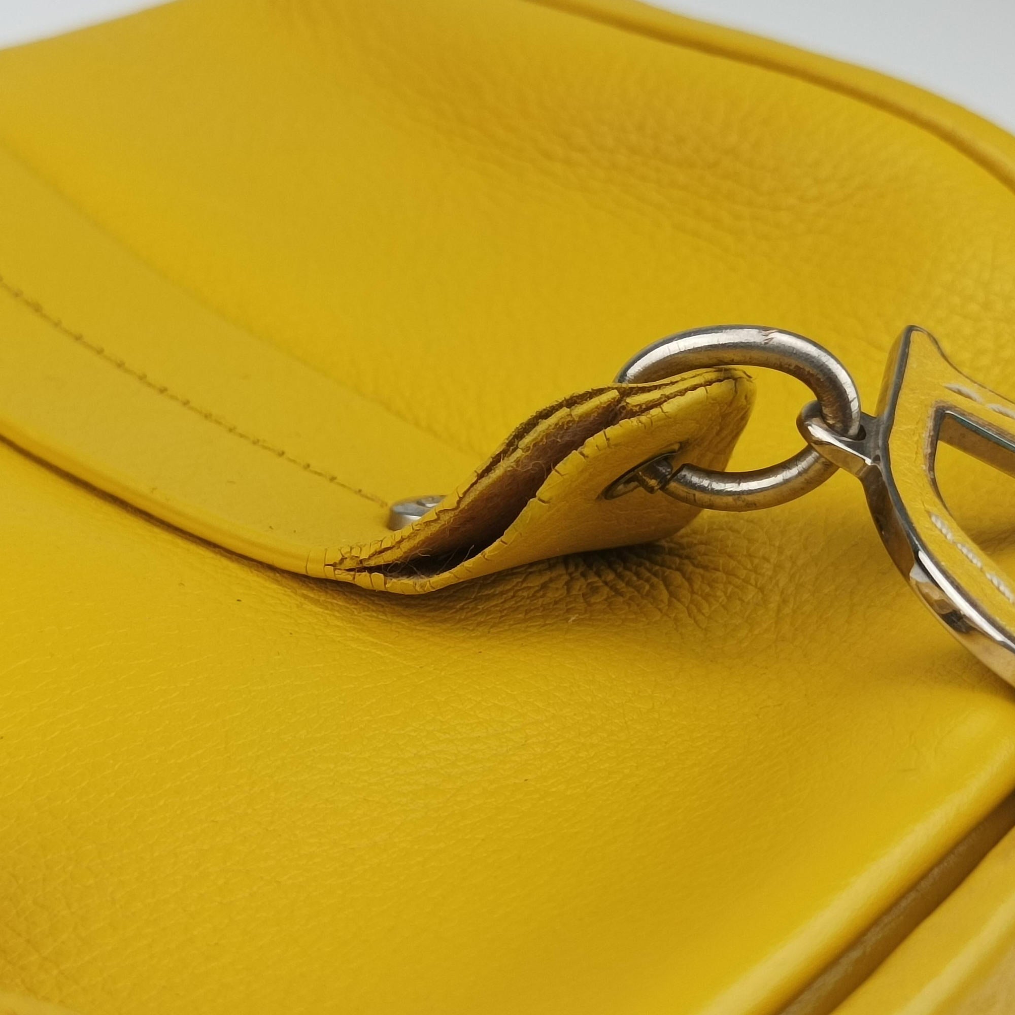 Pre-owned Christian Dior Detective Yellow Leather  handbag | stylenewstar