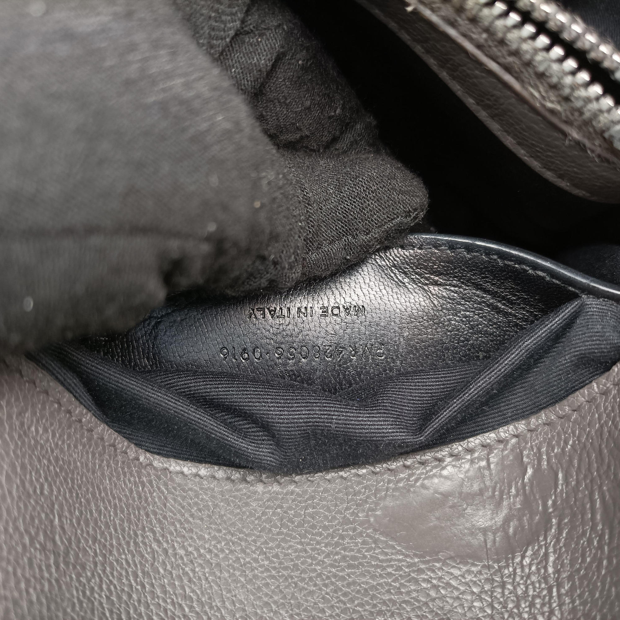 Pre-owned Yves Saint Laurent COLLEGE Grey Leather 498056 shoulderbag | stylenewstar
