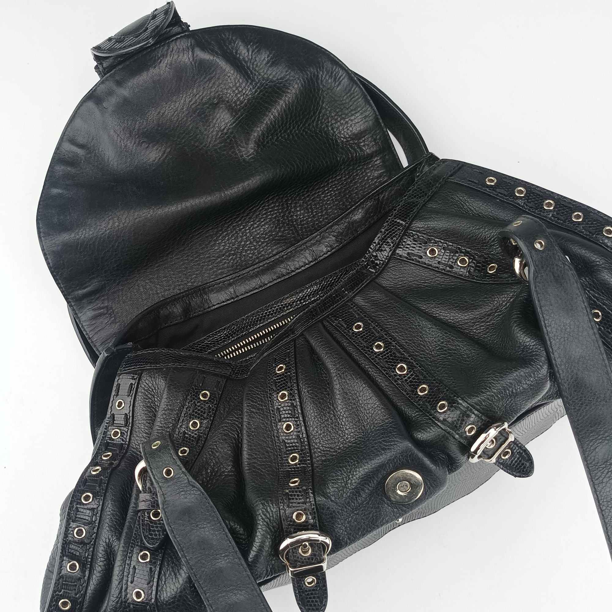 Pre-owned Christian Dior Savane Black Leather  shoulderbag | stylenewstar