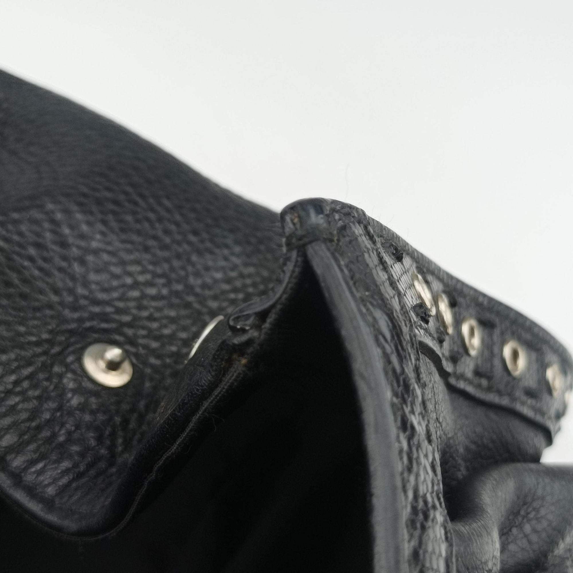 Pre-owned Christian Dior Savane Black Leather  shoulderbag | stylenewstar