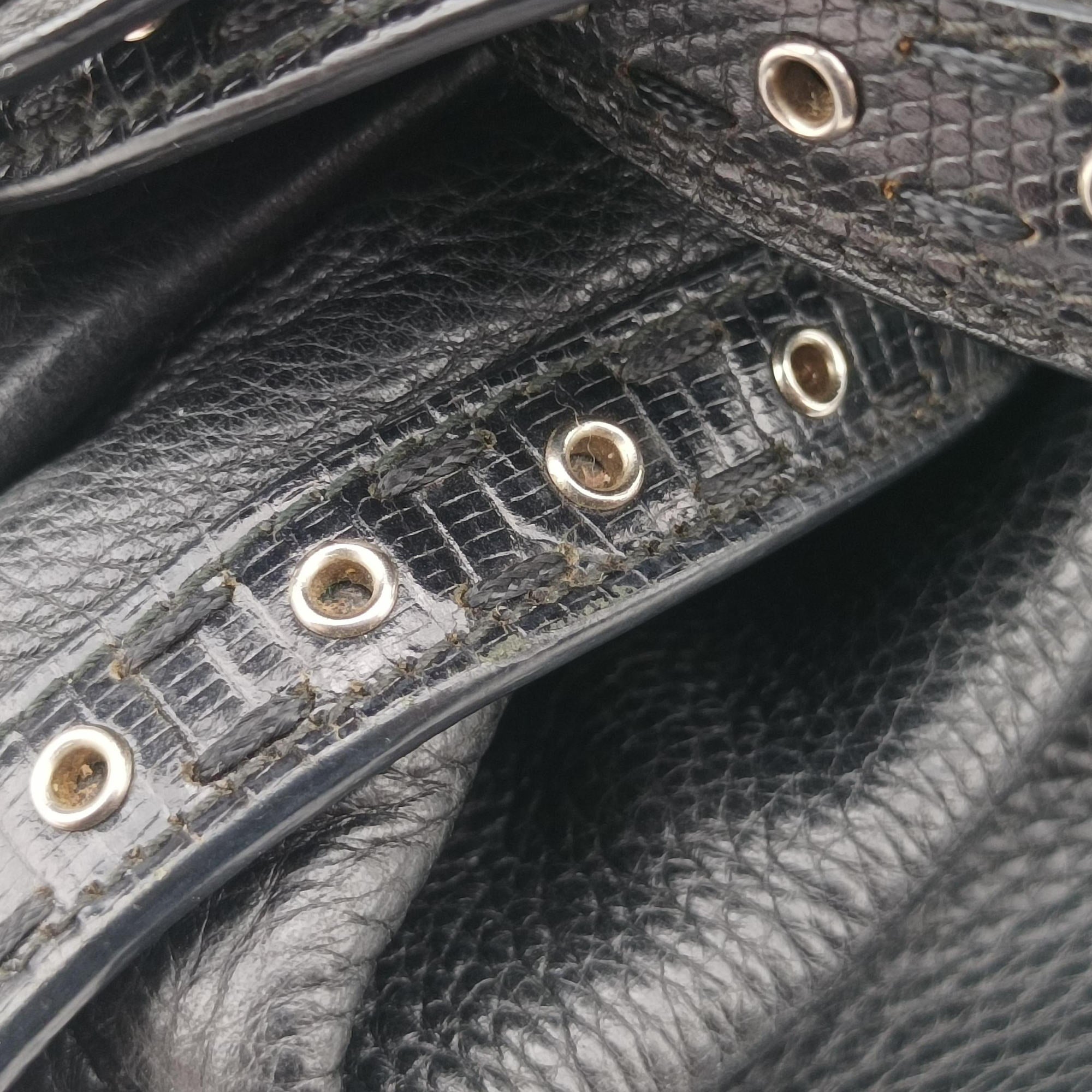 Pre-owned Christian Dior Savane Black Leather  shoulderbag | stylenewstar