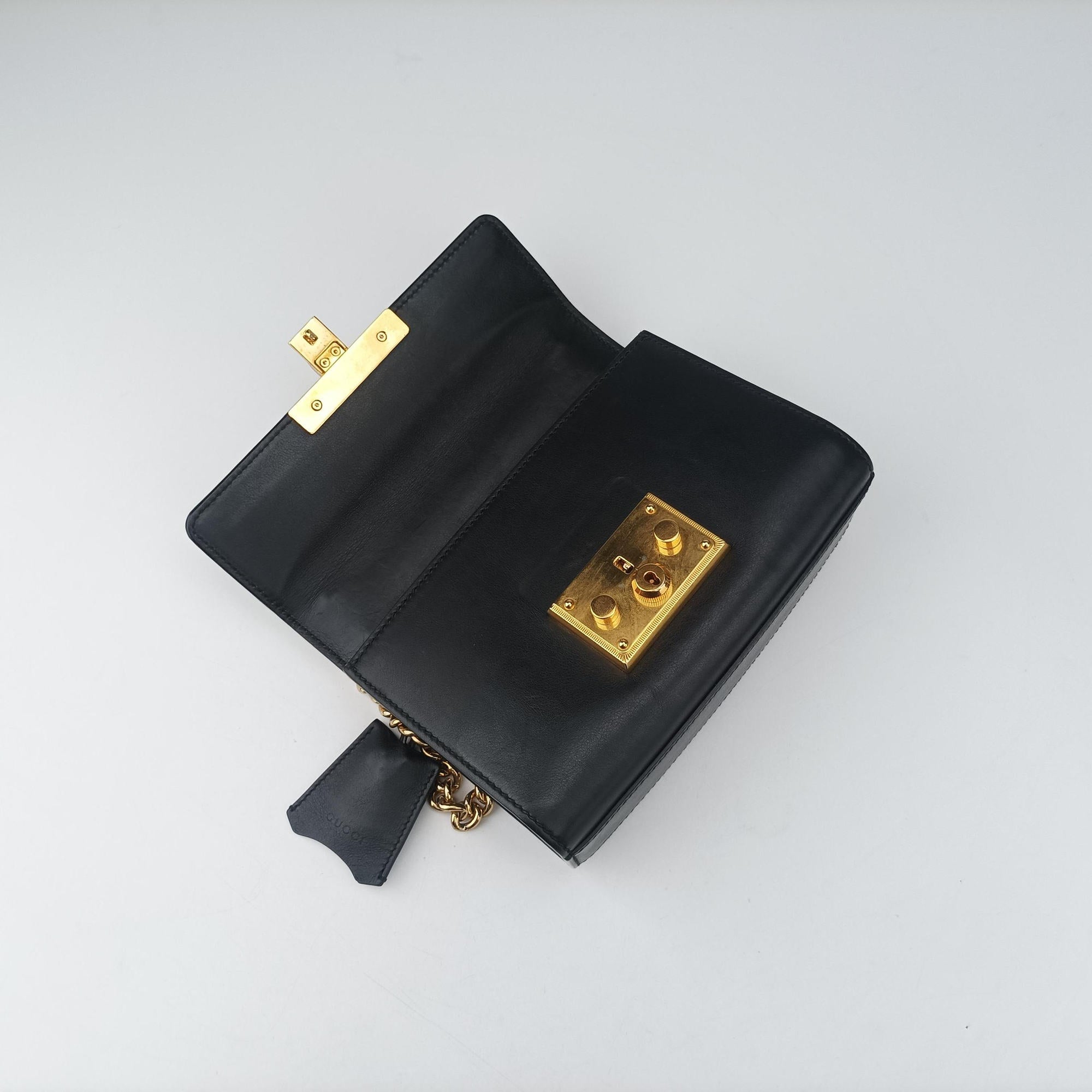 Pre-owned Gucci Padlock Black Leather 409487 shoulderbag | stylenewstar