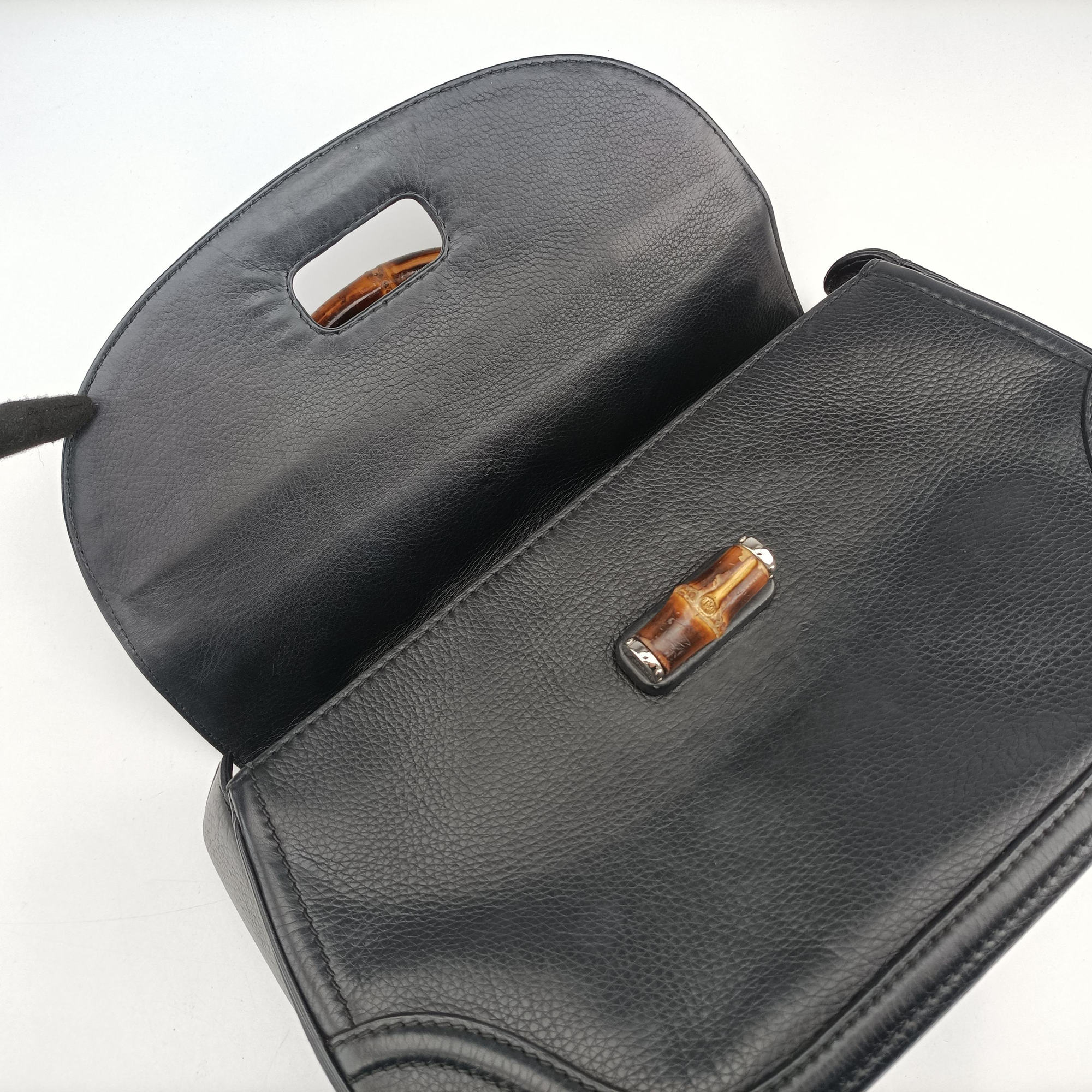Pre-owned Gucci New Bamboo Black Leather 240241 shoulderbag | stylenewstar