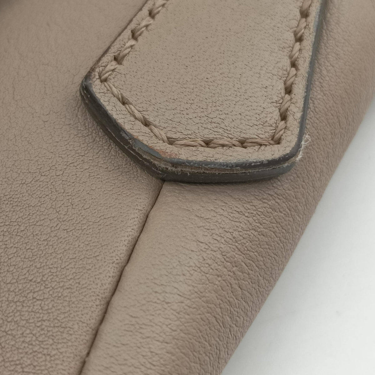 Pre-owned Fendi By The Way Beige Leather 8BL125 shoulderbag | stylenewstar