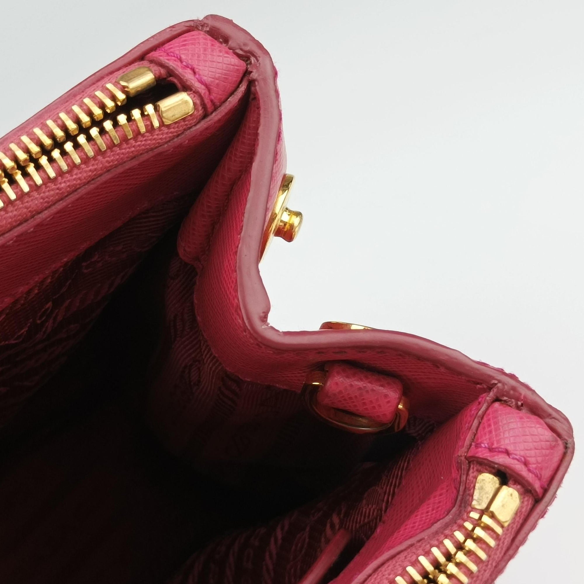 Vintage Prada Galleria Pink SAFFIANO Leather BN1786 shoulderbag | stylenewstar