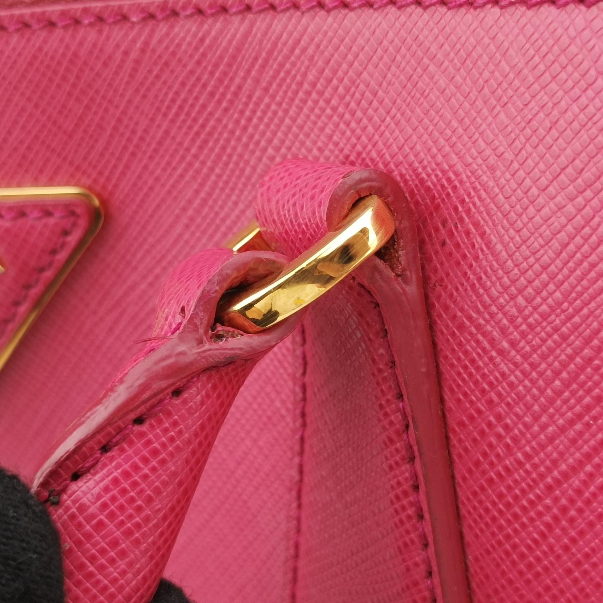 Vintage Prada Galleria Pink SAFFIANO Leather BN1786 shoulderbag | stylenewstar