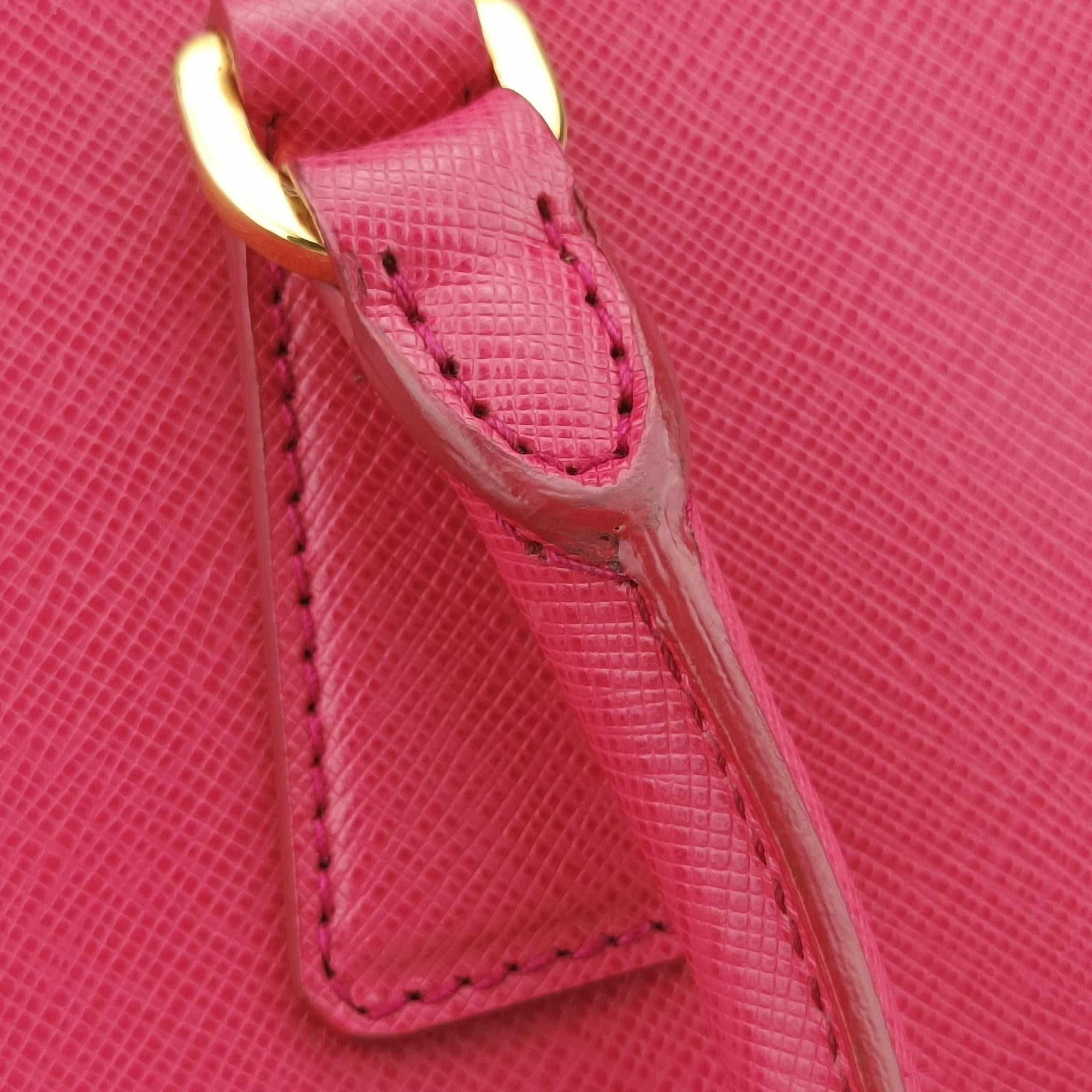 Vintage Prada Galleria Pink SAFFIANO Leather BN1786 shoulderbag | stylenewstar