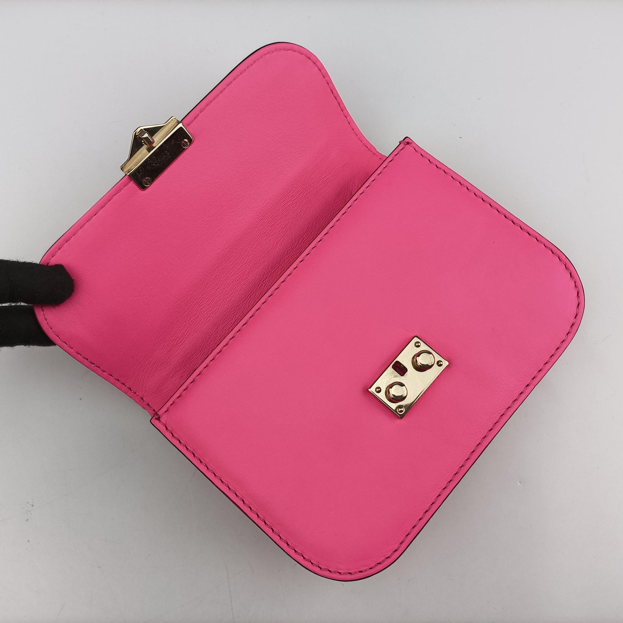 Pre-owned Valentino Rockstud Glam Lock Pink Leather  shoulderbag | stylenewstar
