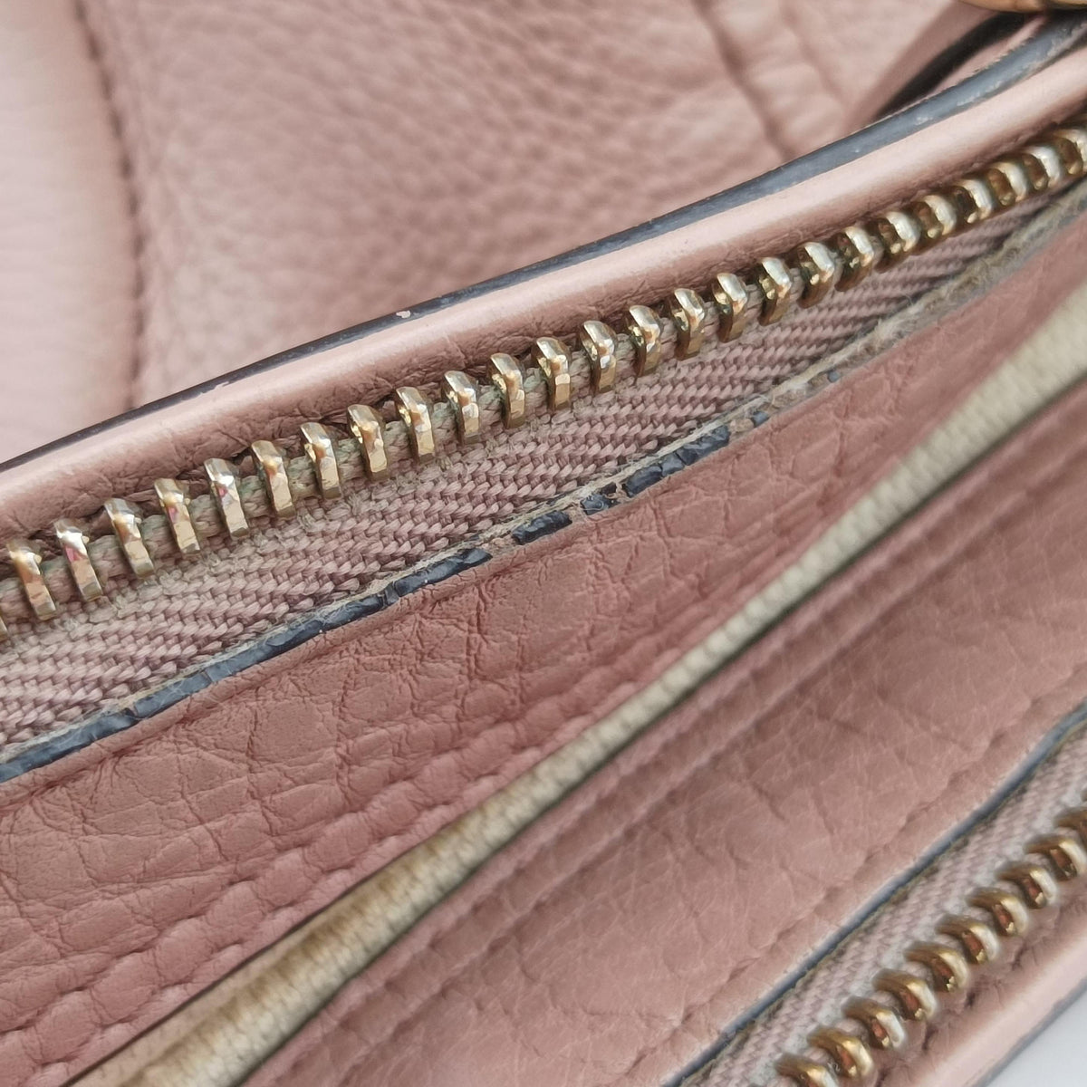 Pre-owned Gucci Soho Pink Leather 369176 shoulderbag | stylenewstar