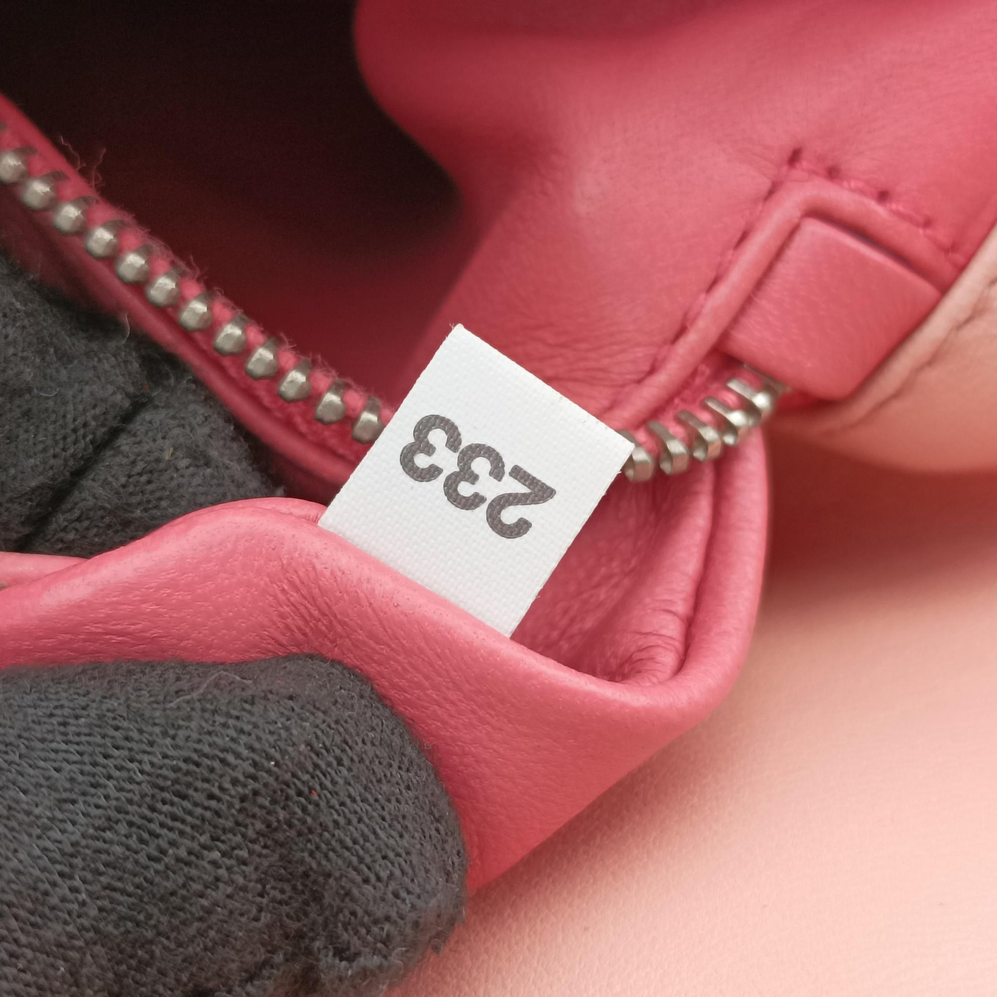 Secondhand Prada Fuoco Nappa Gaufre Pink Nappa Leather 1BD009 shoulderbag | stylenewstar