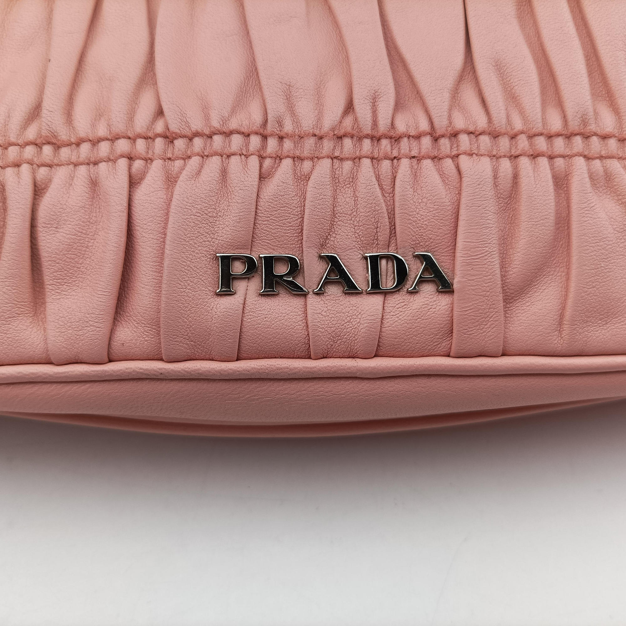 Secondhand Prada Fuoco Nappa Gaufre Pink Nappa Leather 1BD009 shoulderbag | stylenewstar