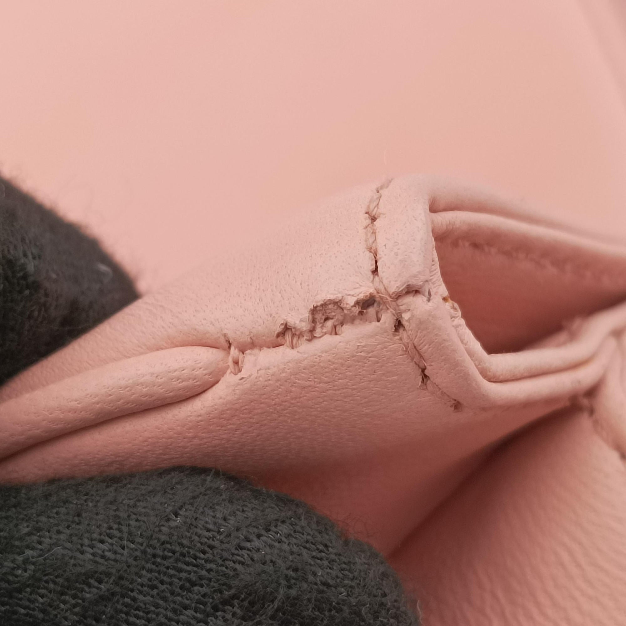 Secondhand Prada Fuoco Nappa Gaufre Pink Nappa Leather 1BD009 shoulderbag | stylenewstar