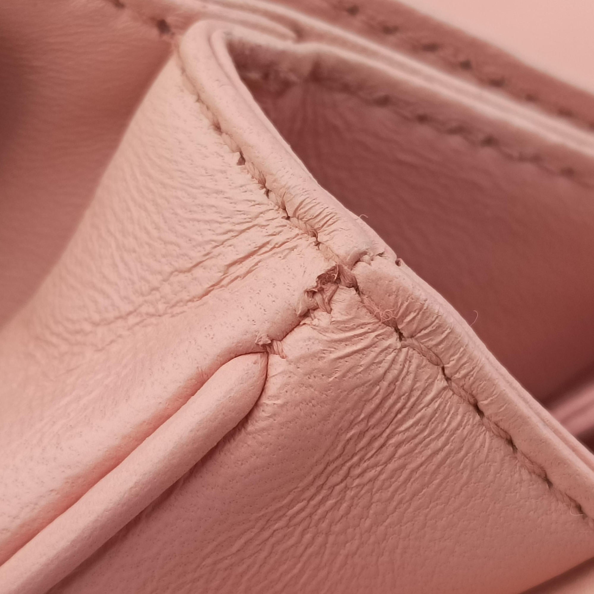 Secondhand Prada Fuoco Nappa Gaufre Pink Nappa Leather 1BD009 shoulderbag | stylenewstar