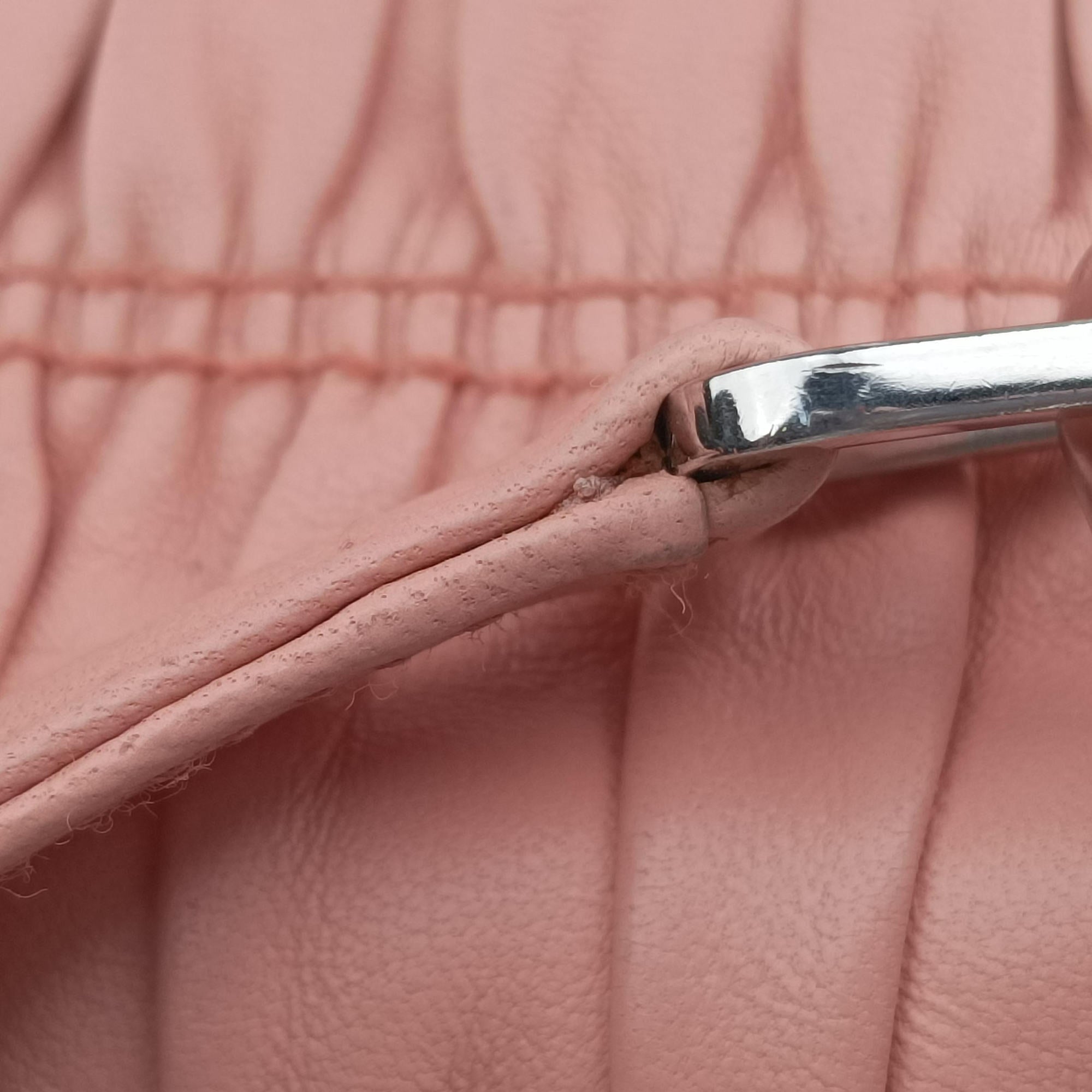 Secondhand Prada Fuoco Nappa Gaufre Pink Nappa Leather 1BD009 shoulderbag | stylenewstar