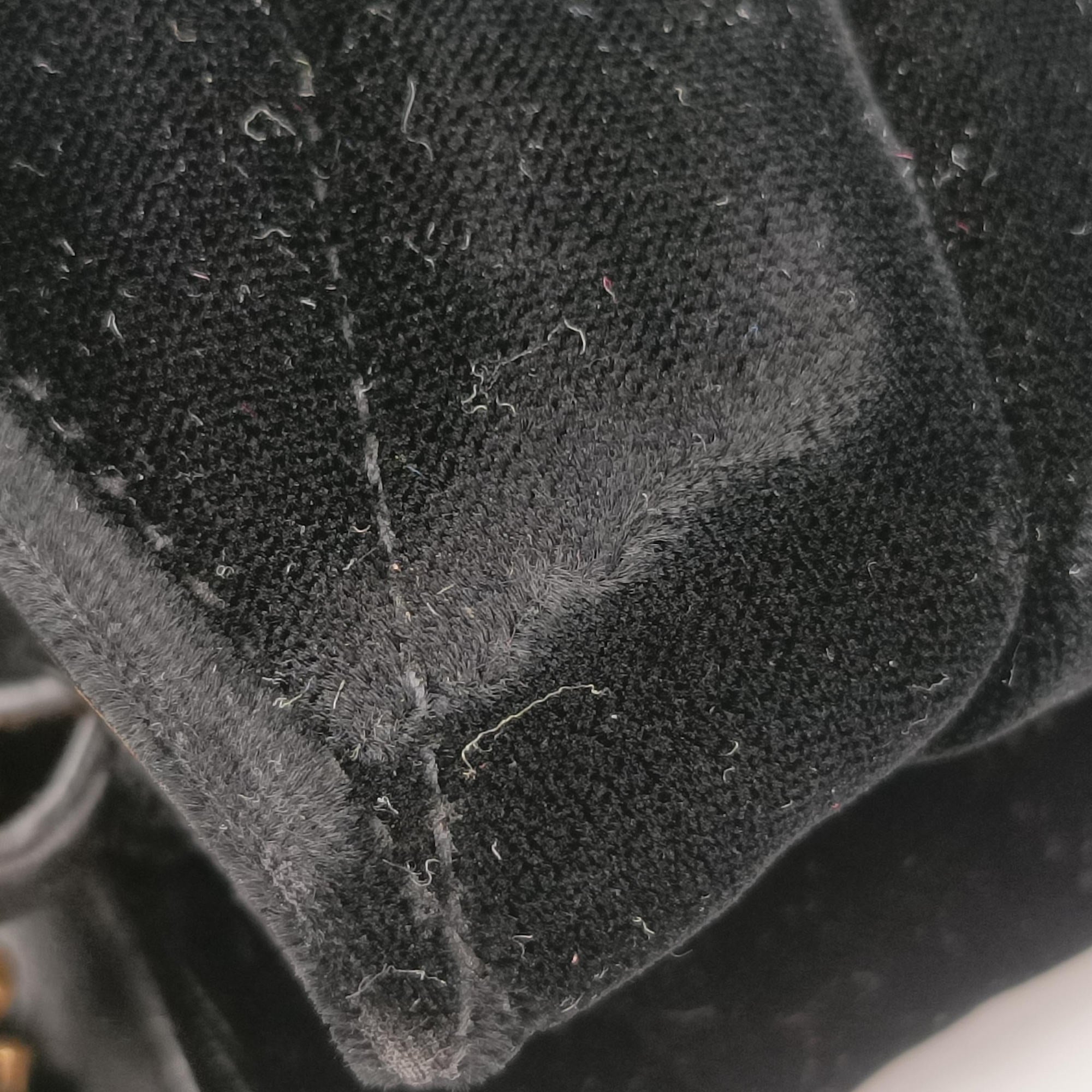 Secondhand Yves Saint Laurent LOULOU Black velour 494699 shoulderbag | stylenewstar