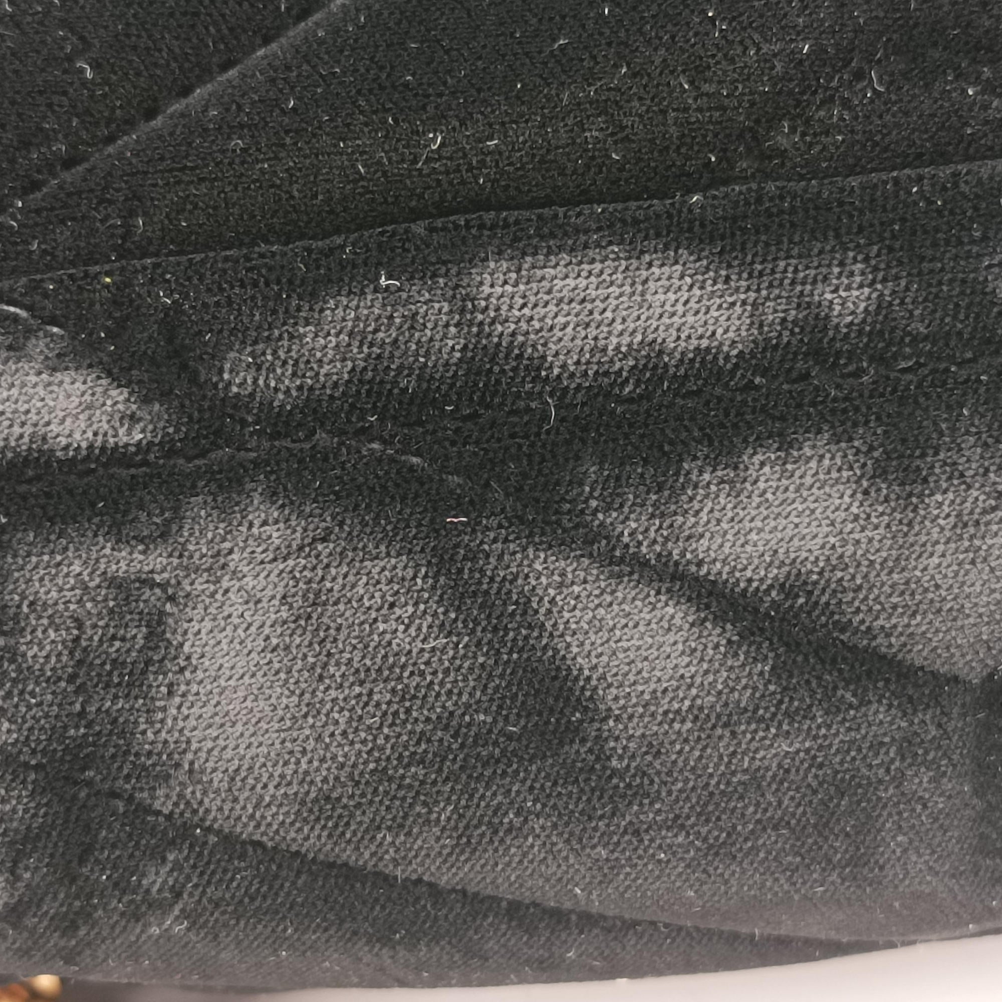 Secondhand Yves Saint Laurent LOULOU Black velour 494699 shoulderbag | stylenewstar