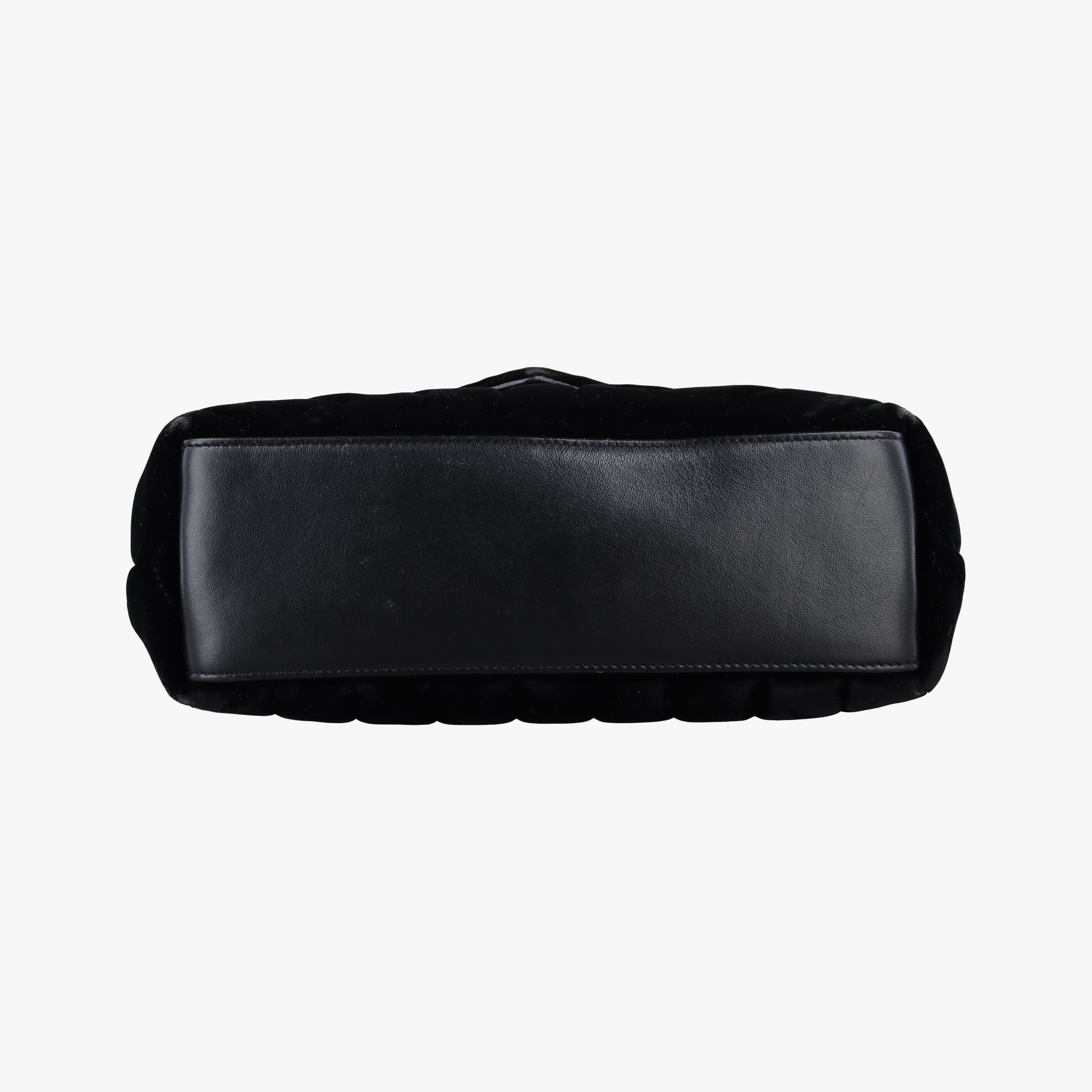 Secondhand Yves Saint Laurent LOULOU Black velour 494699 shoulderbag | stylenewstar