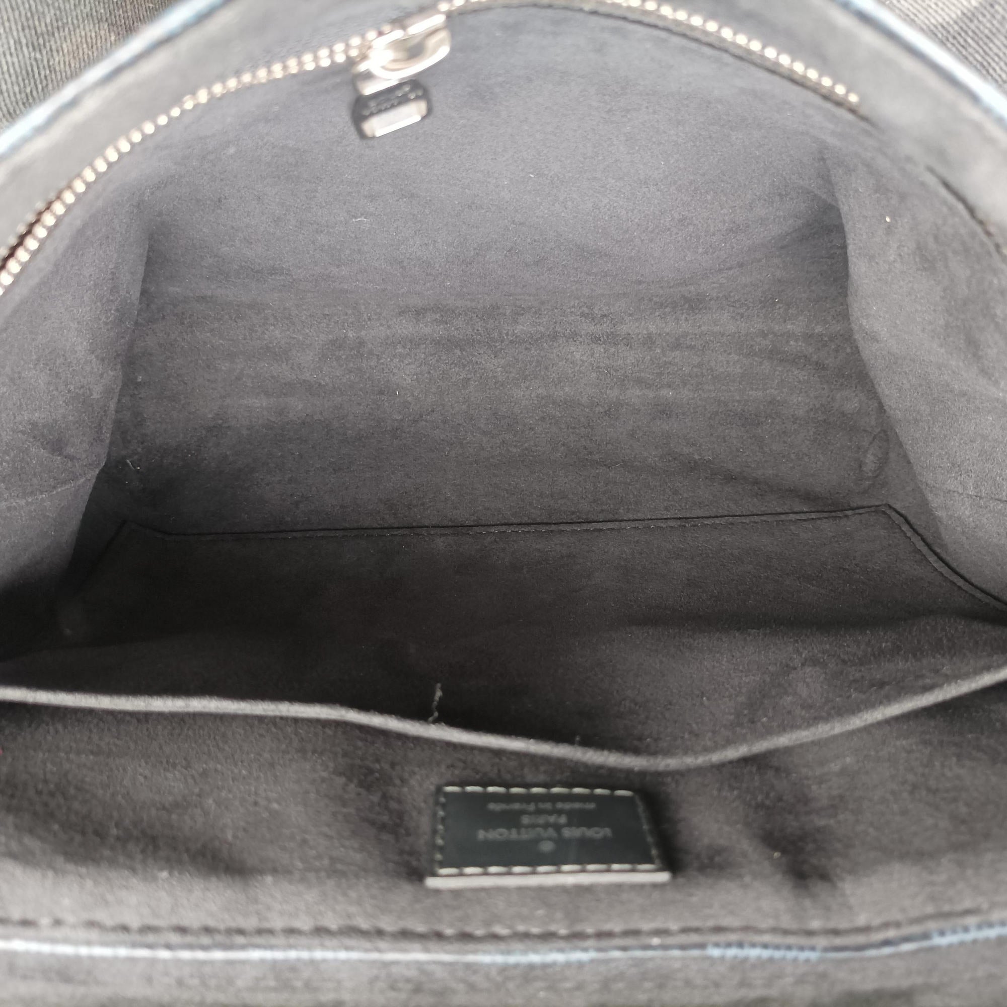 Secondhand Louis Vuitton Newport Messenger PM black×navy Damier Cobalt N41587 shoulderbag | stylenewstar