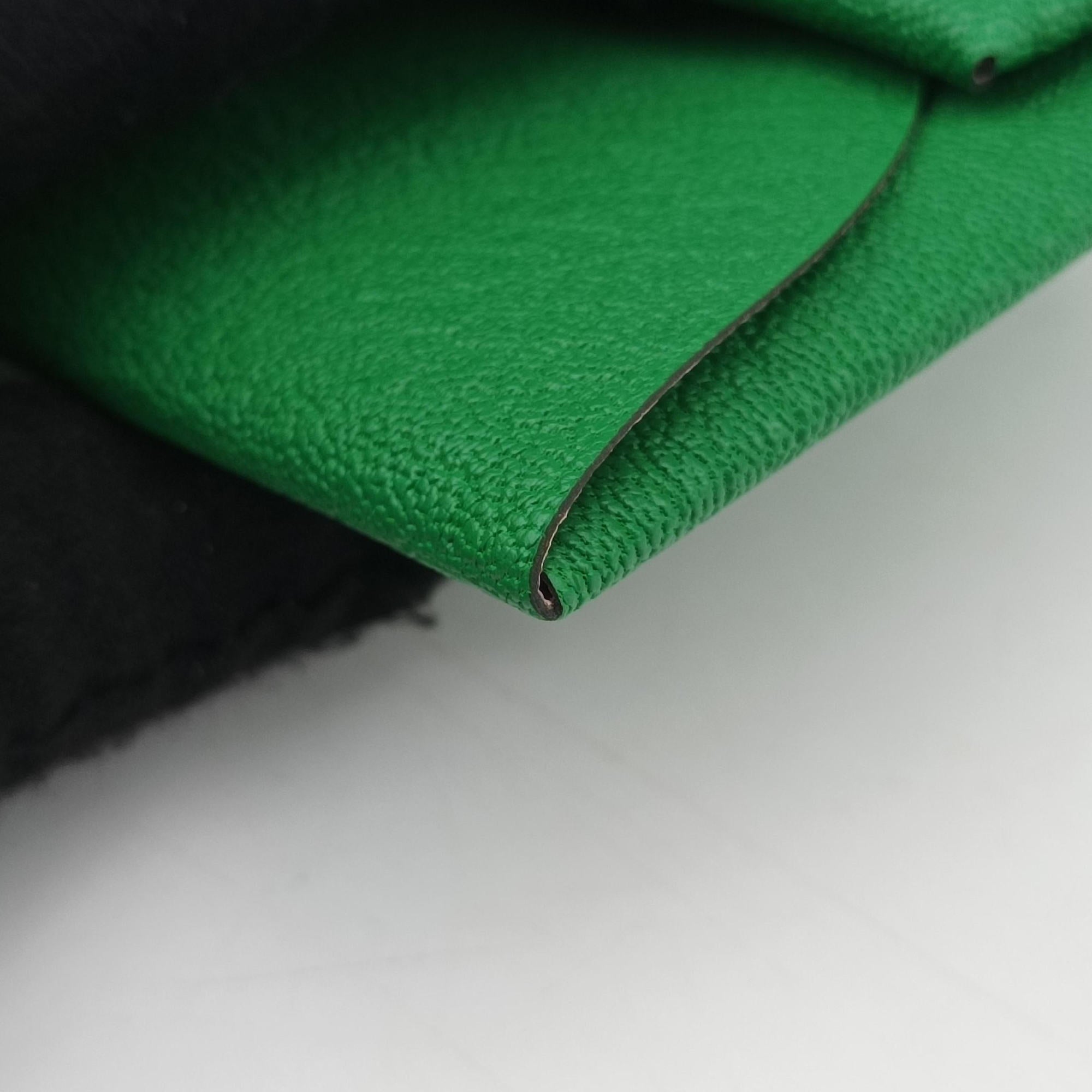 Pre-owned Hermes Bastia Green Leather  bifoldwallet | stylenewstar