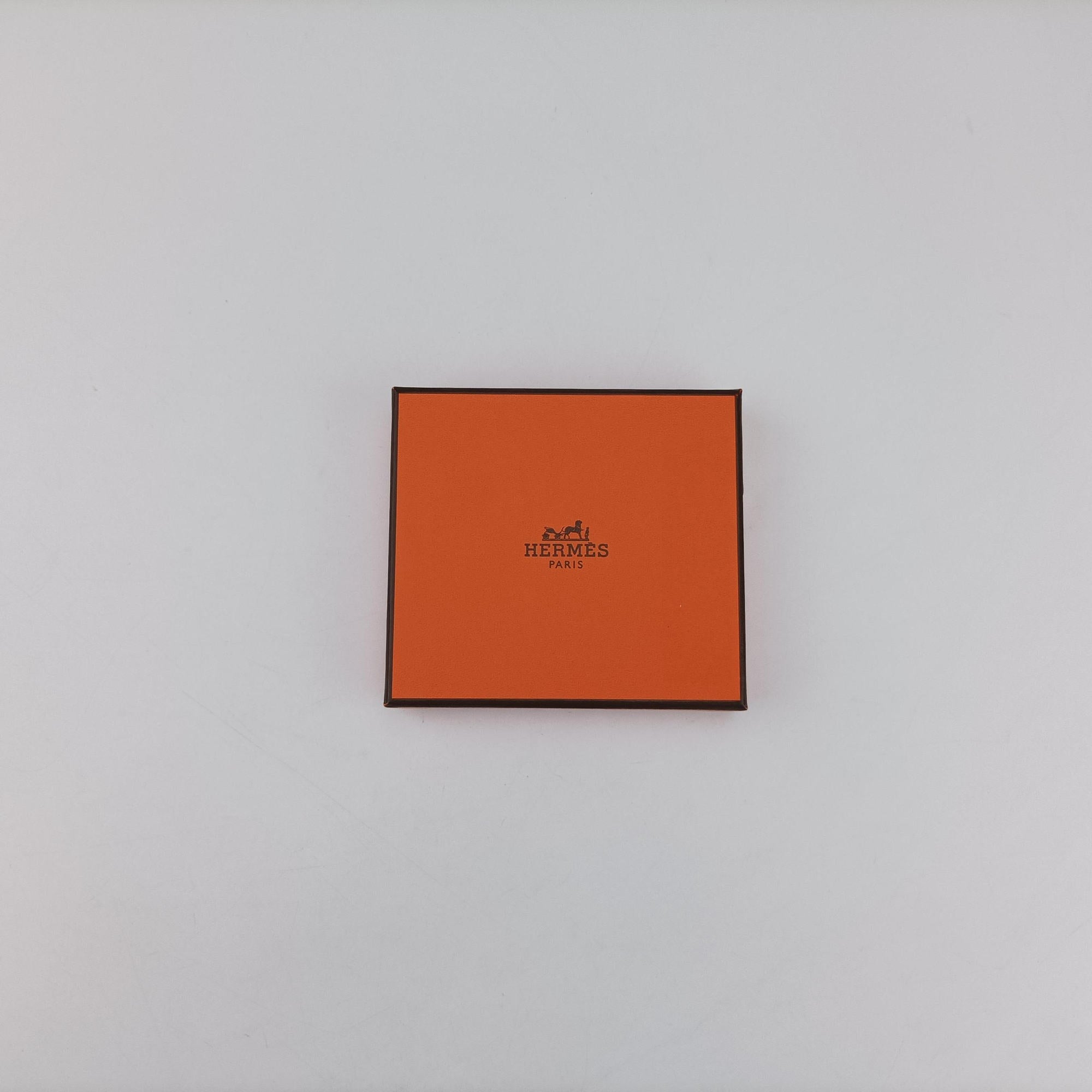 Pre-owned Hermes Bastia Green Leather  bifoldwallet | stylenewstar