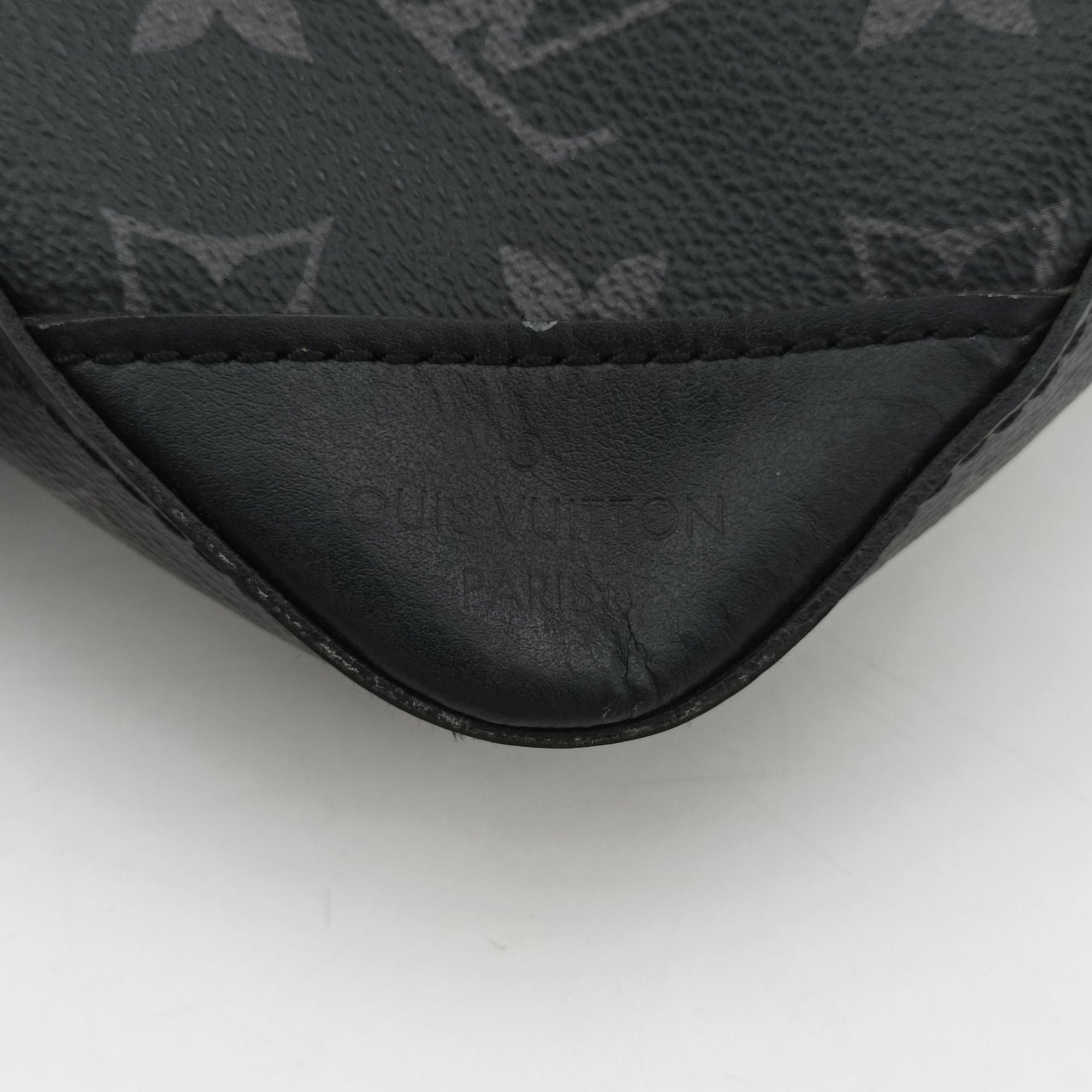 Vintage Louis Vuitton Trio Messenger black Monogram Eclipse Reverse M69443 shoulderbag | stylenewstar