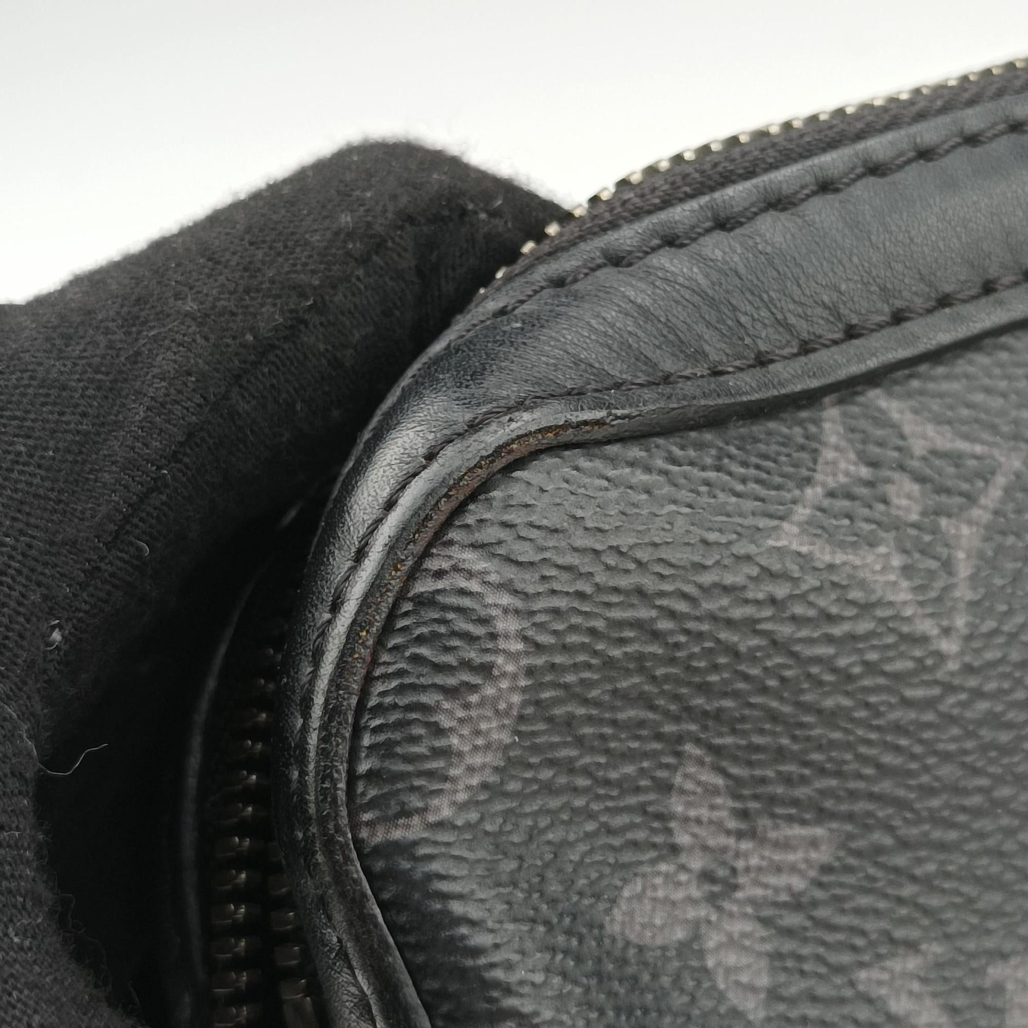 Vintage Louis Vuitton Trio Messenger black Monogram Eclipse Reverse M69443 shoulderbag | stylenewstar