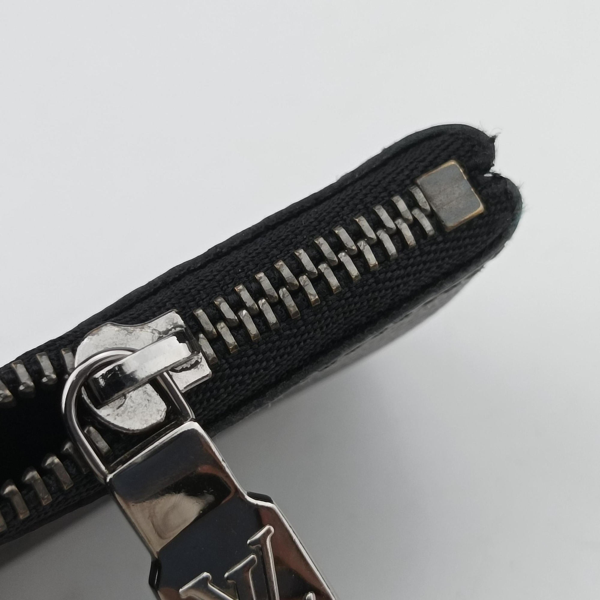 Vintage Louis Vuitton Trio Messenger black Monogram Eclipse Reverse M69443 shoulderbag | stylenewstar