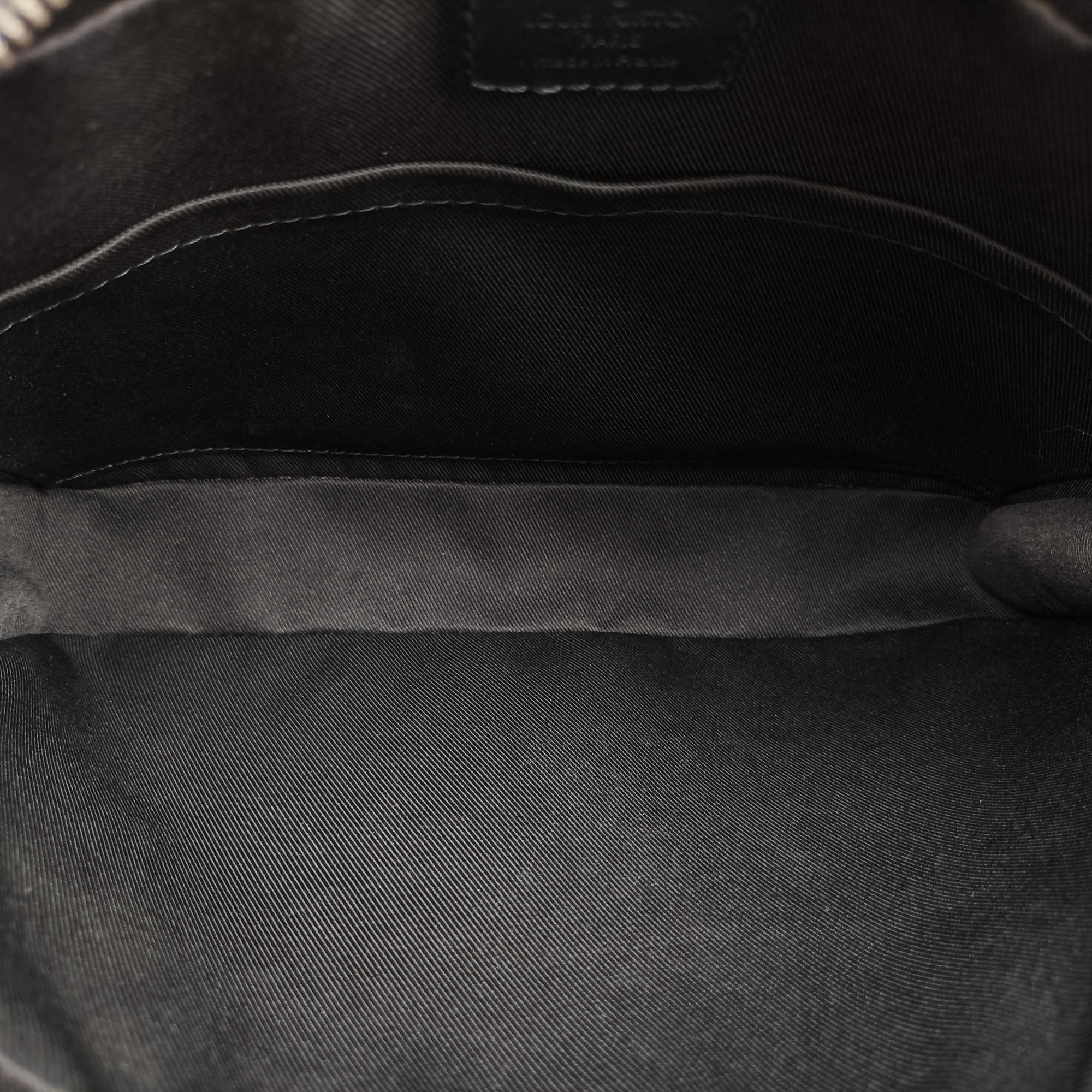 Vintage Louis Vuitton Trio Messenger black Monogram Eclipse Reverse M69443 shoulderbag | stylenewstar