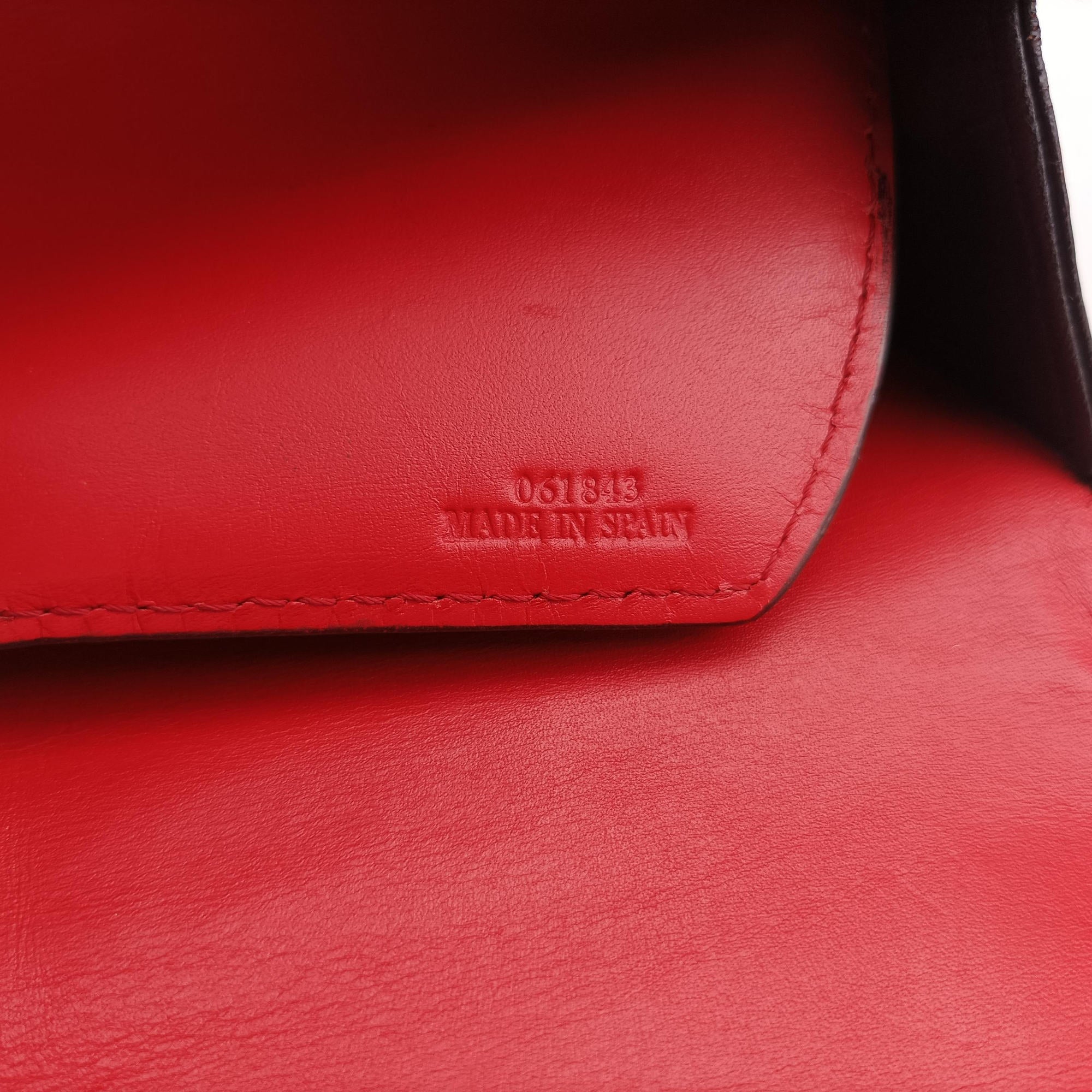 Pre-owned Loewe Barcelona Red Leather  shoulderbag | stylenewstar
