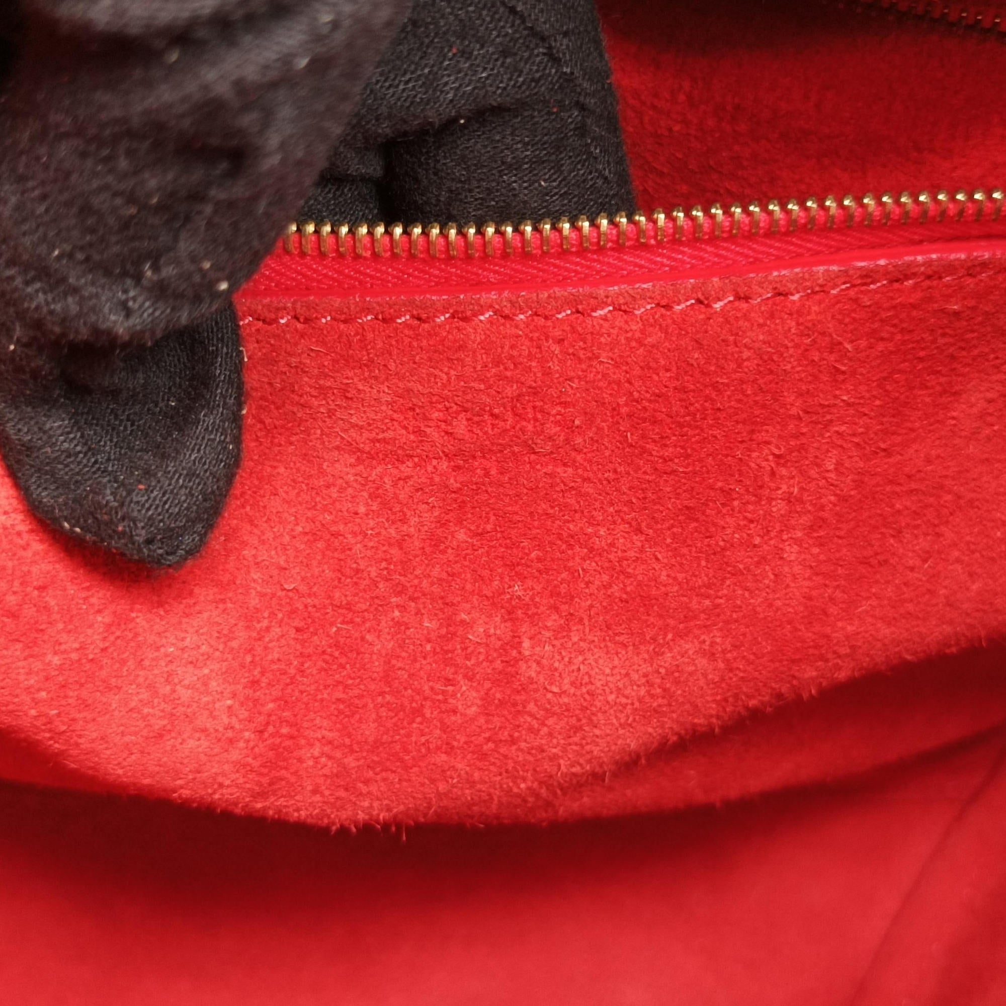 Secondhand Celine Sangle Bucket Red Leather  shoulderbag | stylenewstar
