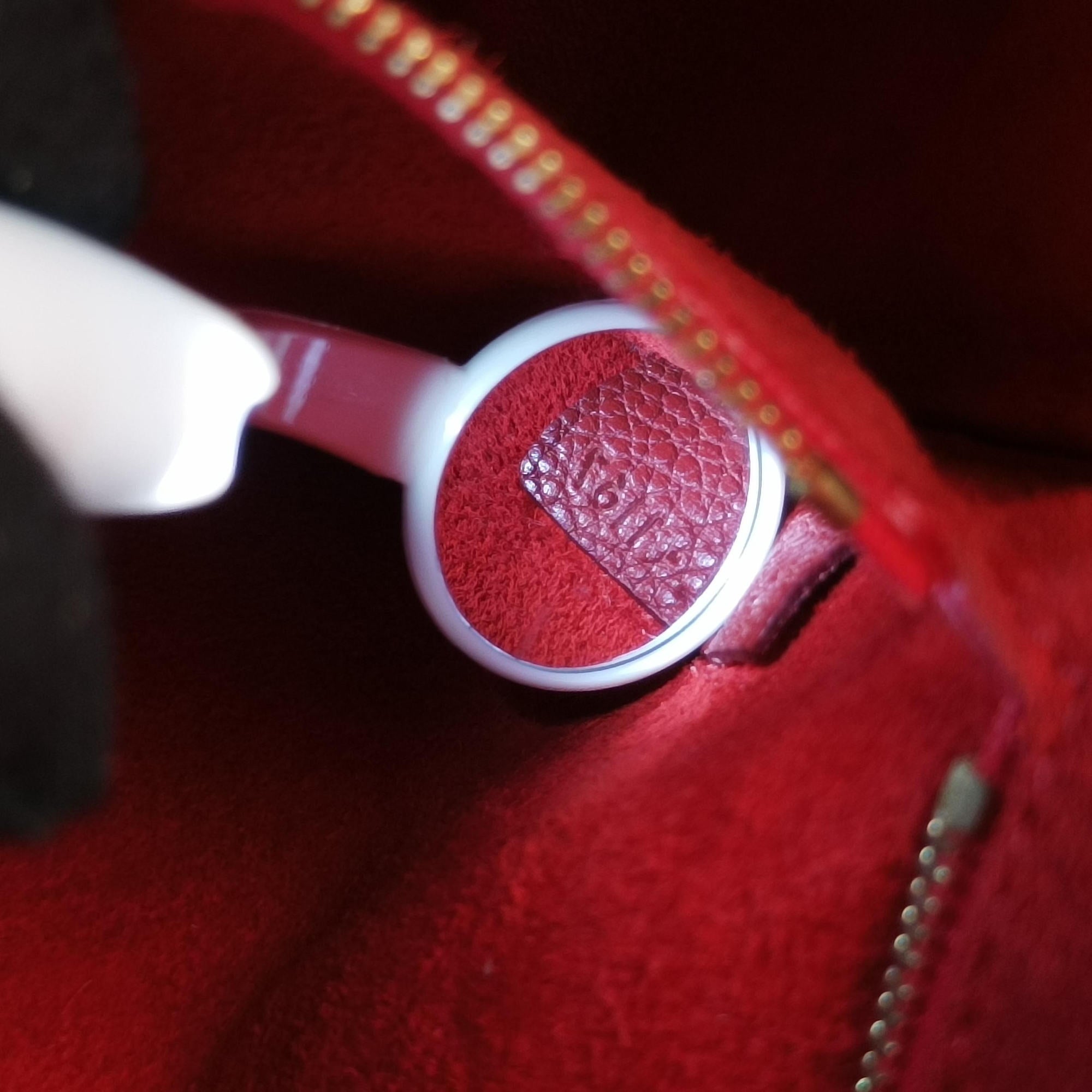 Secondhand Celine Sangle Bucket Red Leather  shoulderbag | stylenewstar