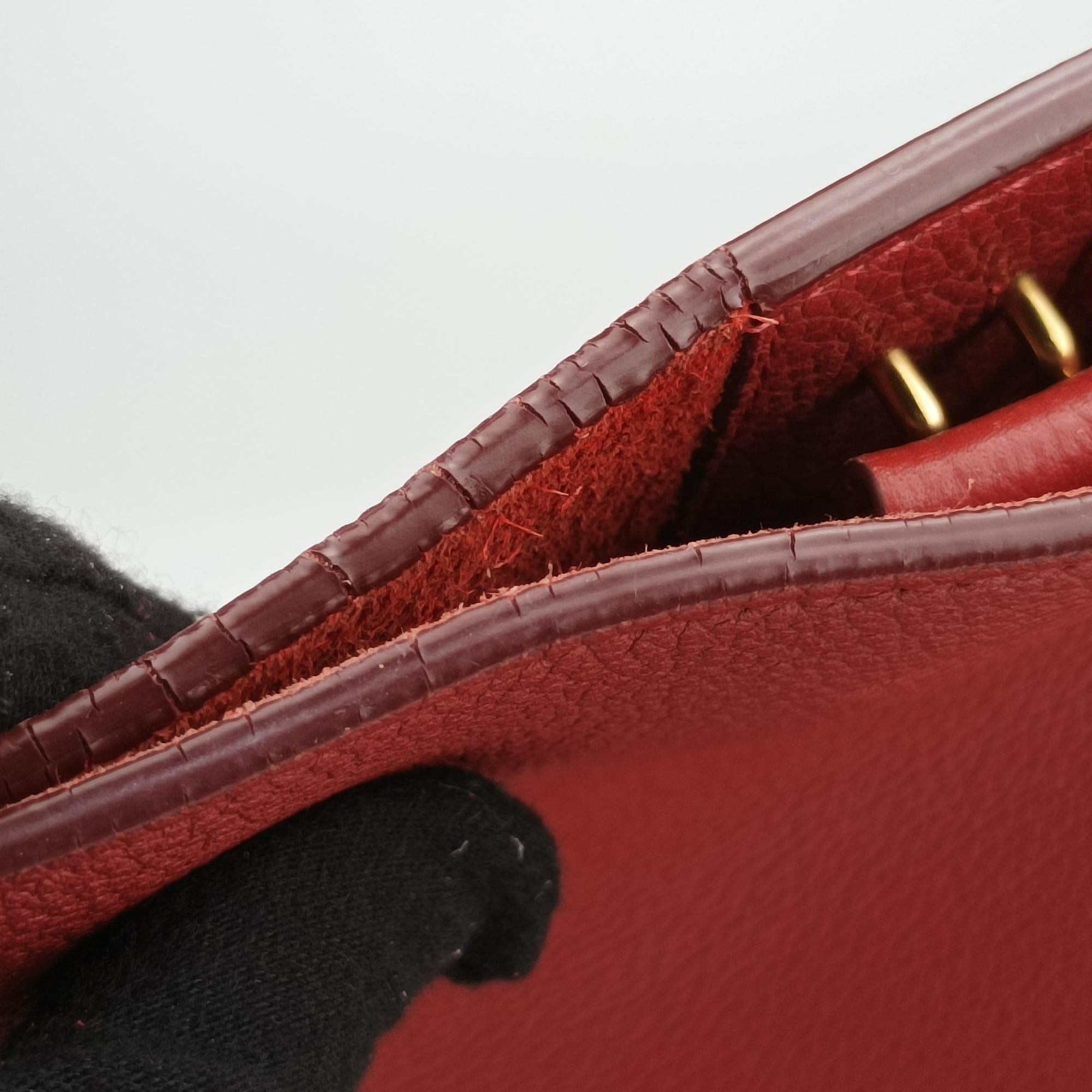 Secondhand Celine Sangle Bucket Red Leather  shoulderbag | stylenewstar