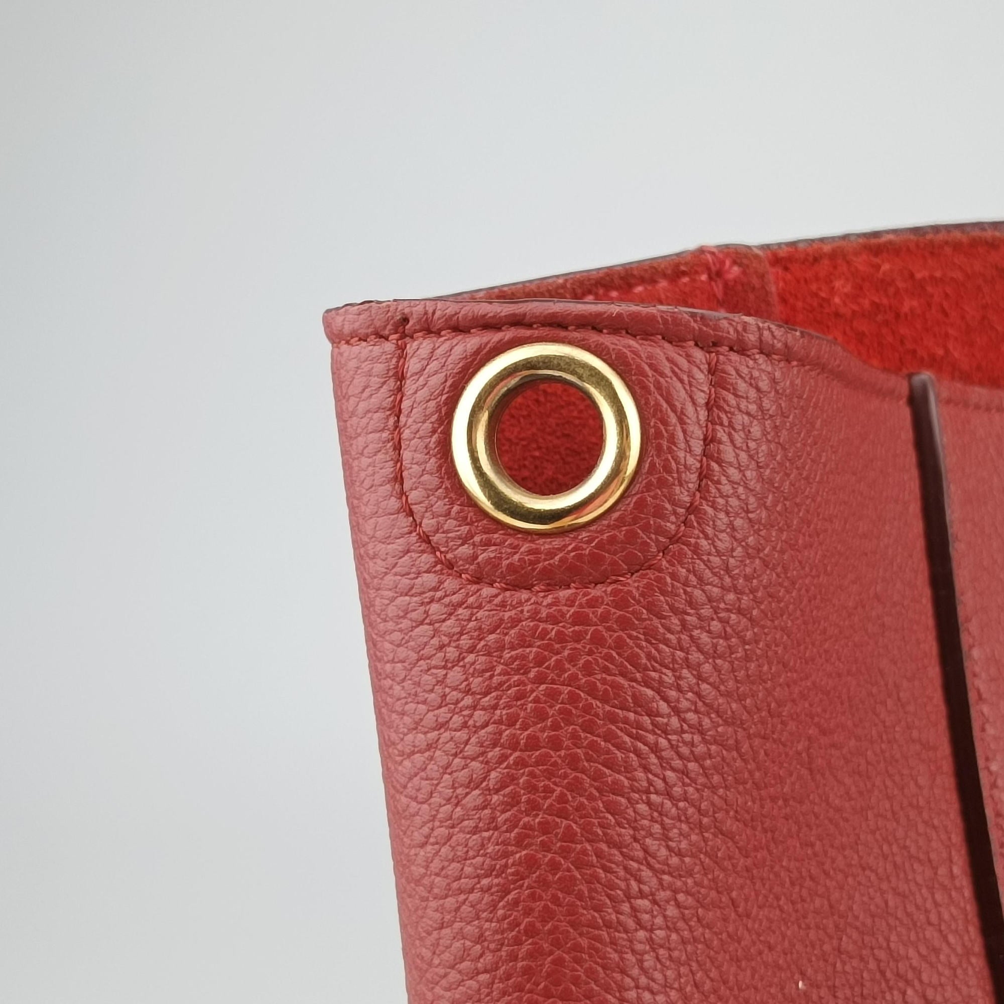 Secondhand Celine Sangle Bucket Red Leather  shoulderbag | stylenewstar