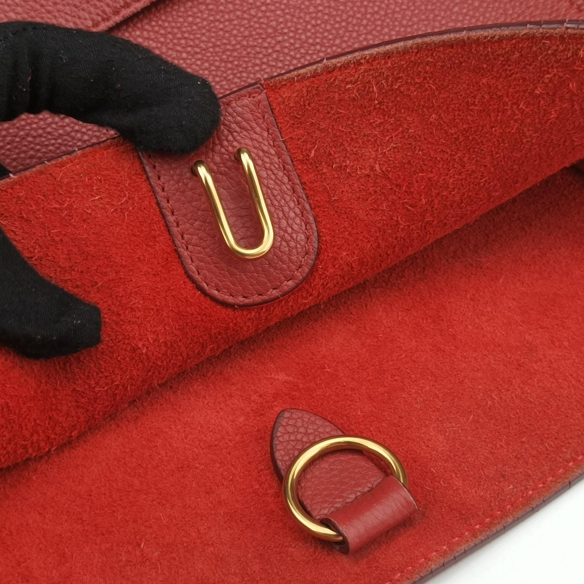 Secondhand Celine Sangle Bucket Red Leather  shoulderbag | stylenewstar