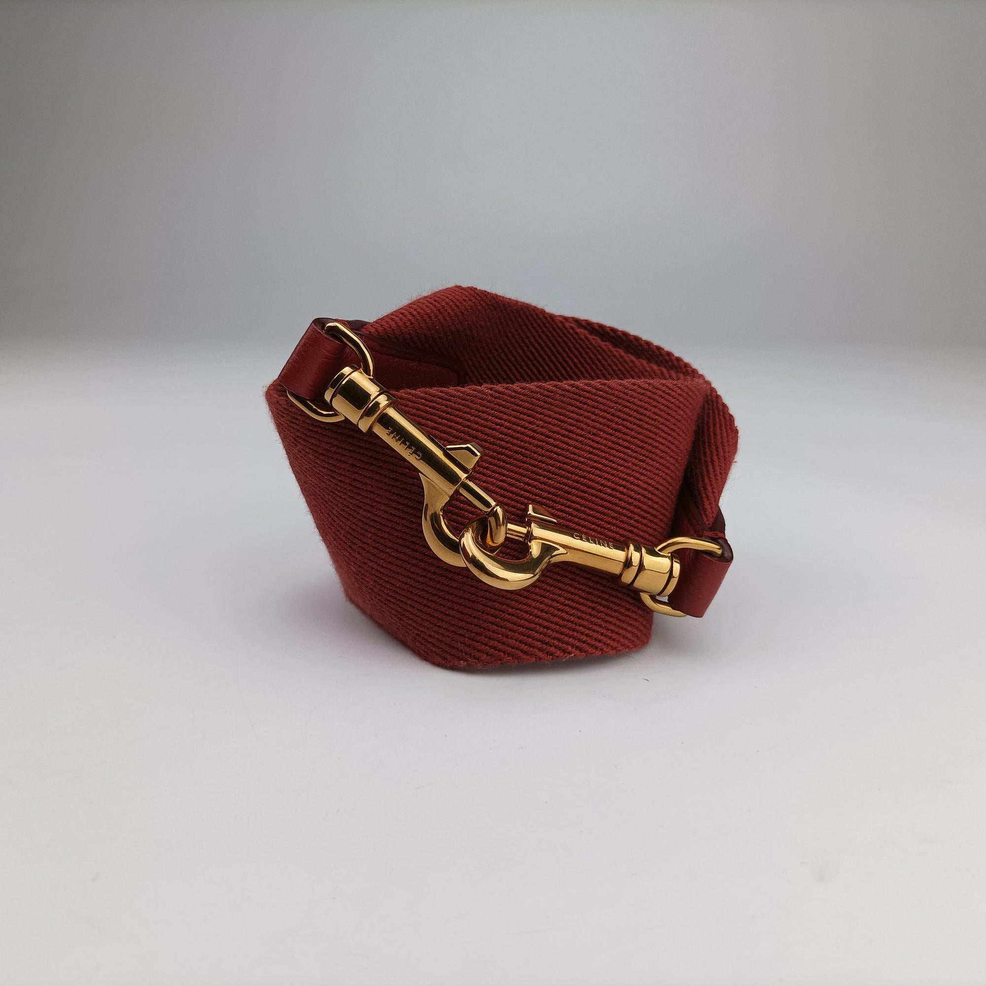 Secondhand Celine Sangle Bucket Red Leather  shoulderbag | stylenewstar