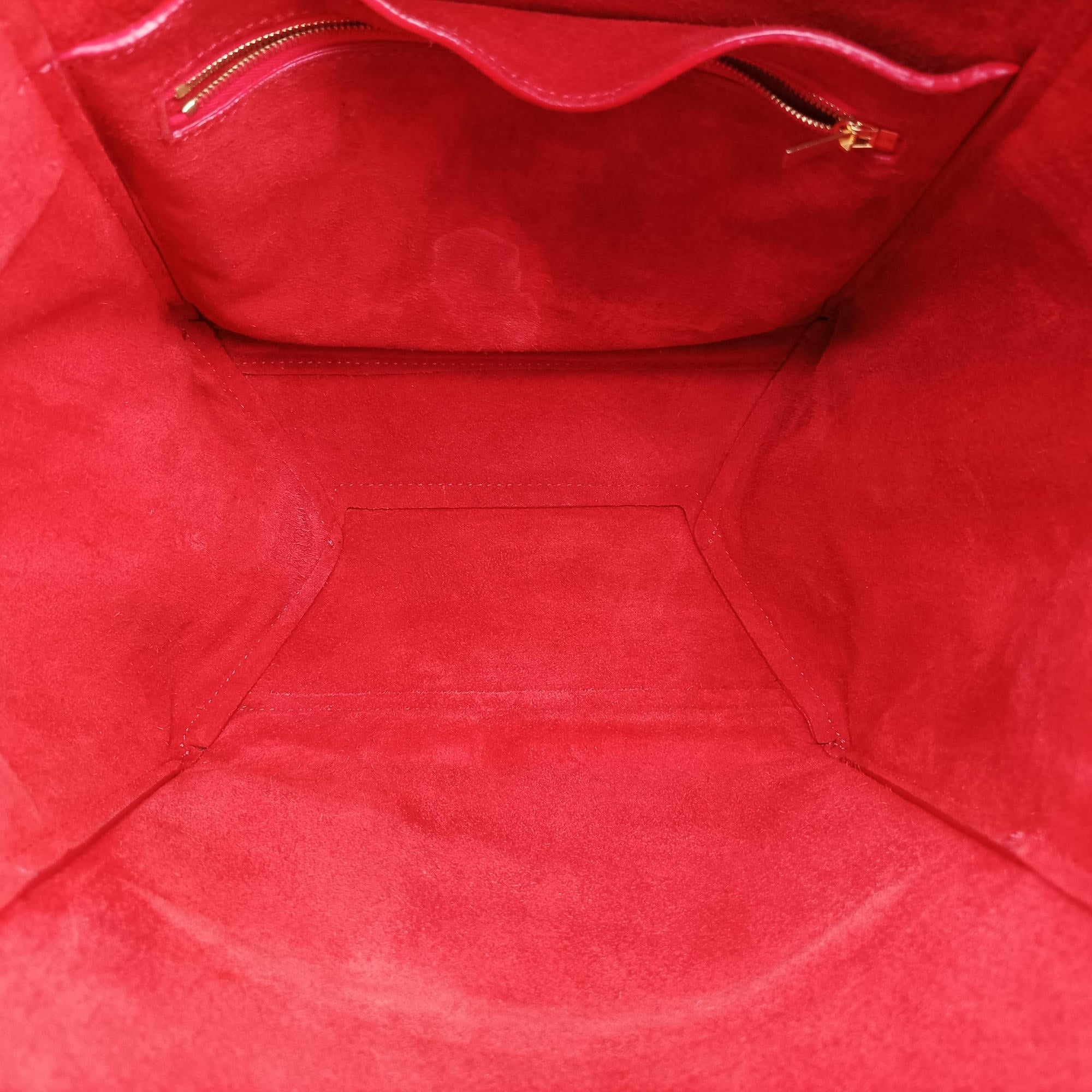 Secondhand Celine Sangle Bucket Red Leather  shoulderbag | stylenewstar