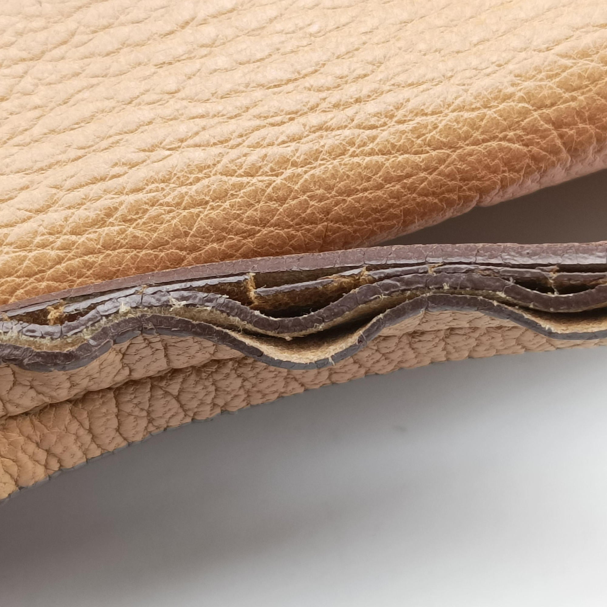 Pre-owned Yves Saint Laurent Mombasa Beige Leather 112930 shoulderbag | stylenewstar