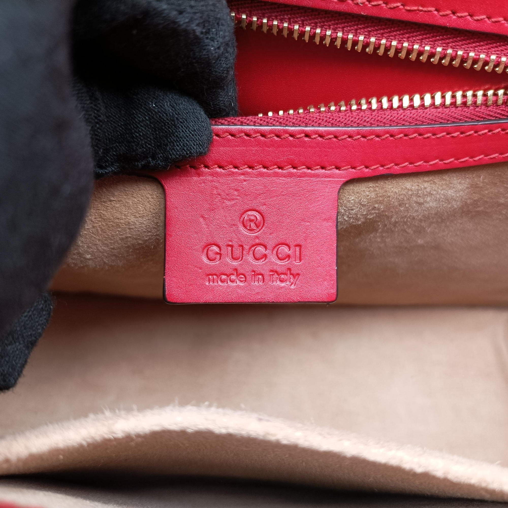 Pre-owned Gucci Sylvie Red Leather 421882 shoulderbag | stylenewstar