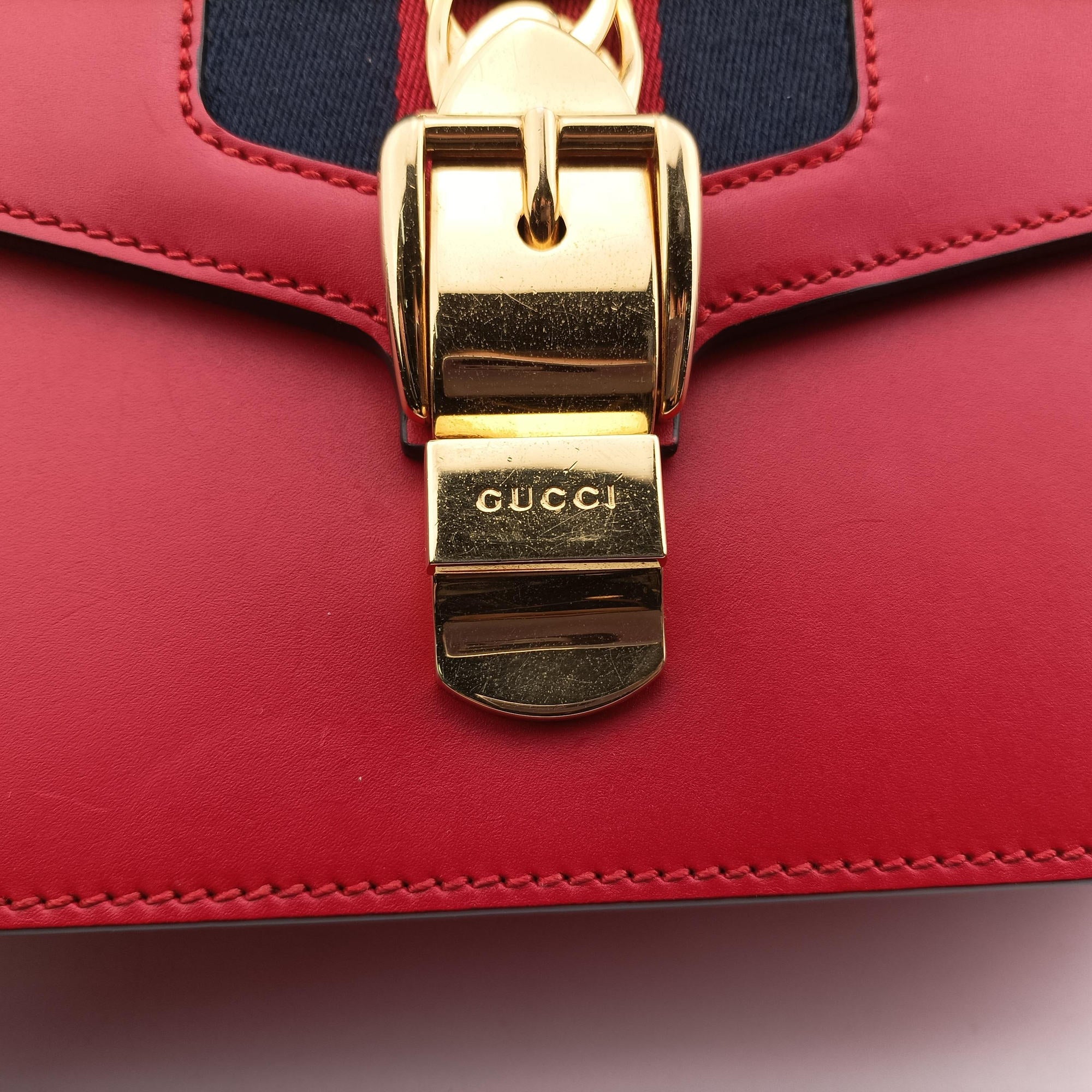 Pre-owned Gucci Sylvie Red Leather 421882 shoulderbag | stylenewstar